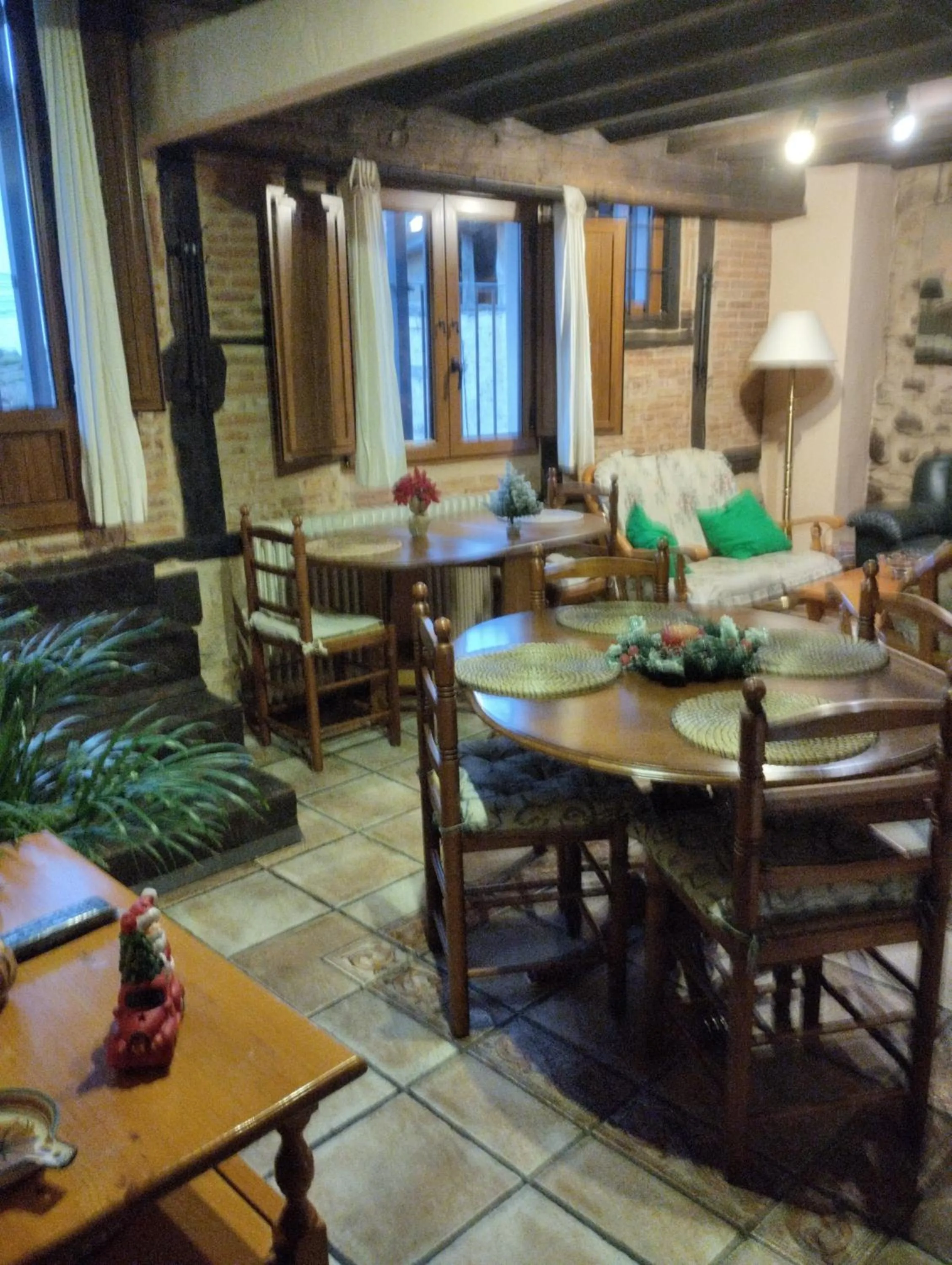 Communal lounge/ TV room in Hotel La Casa Chacinera