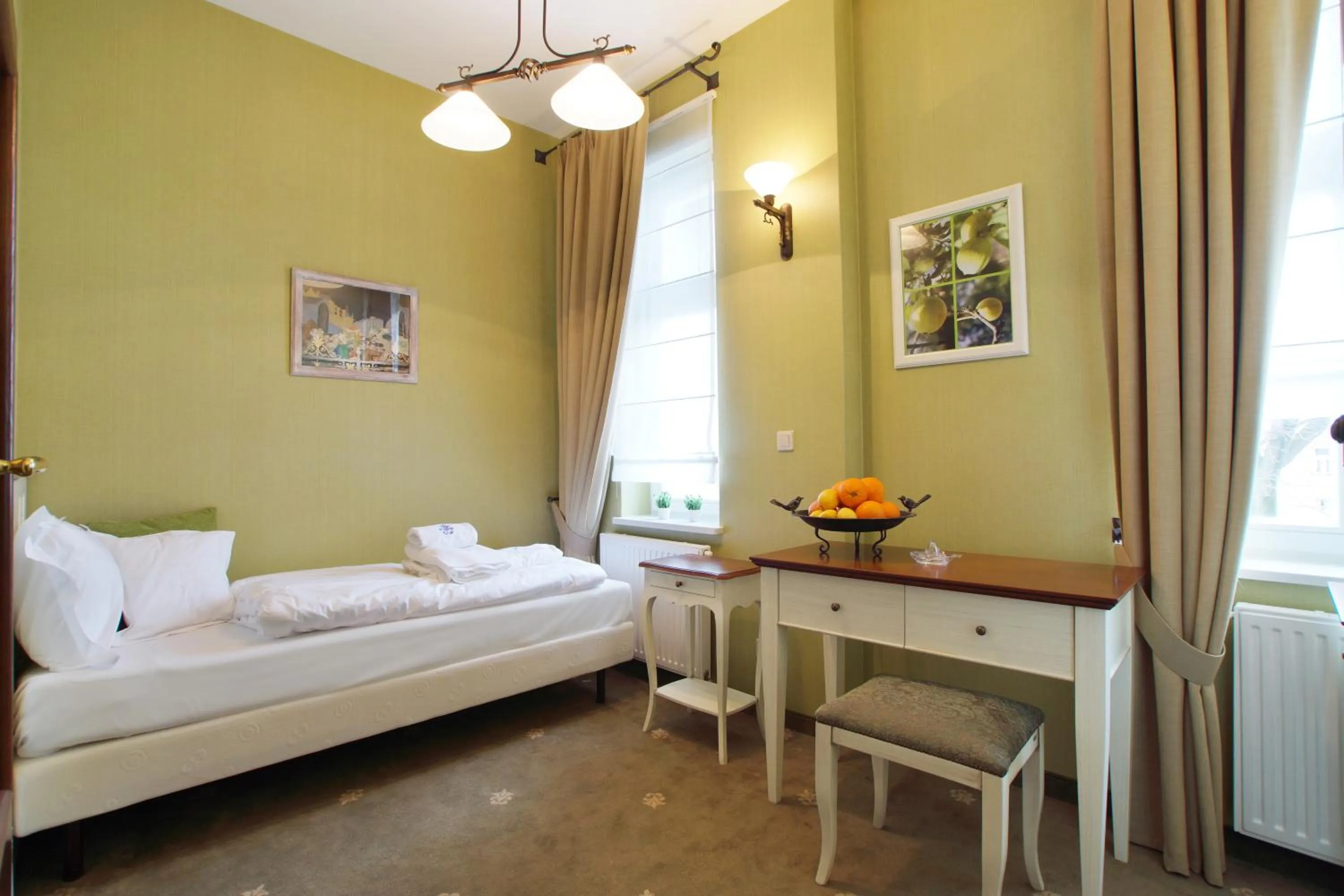 Photo of the whole room, Bed in Versant Hotel & Spa