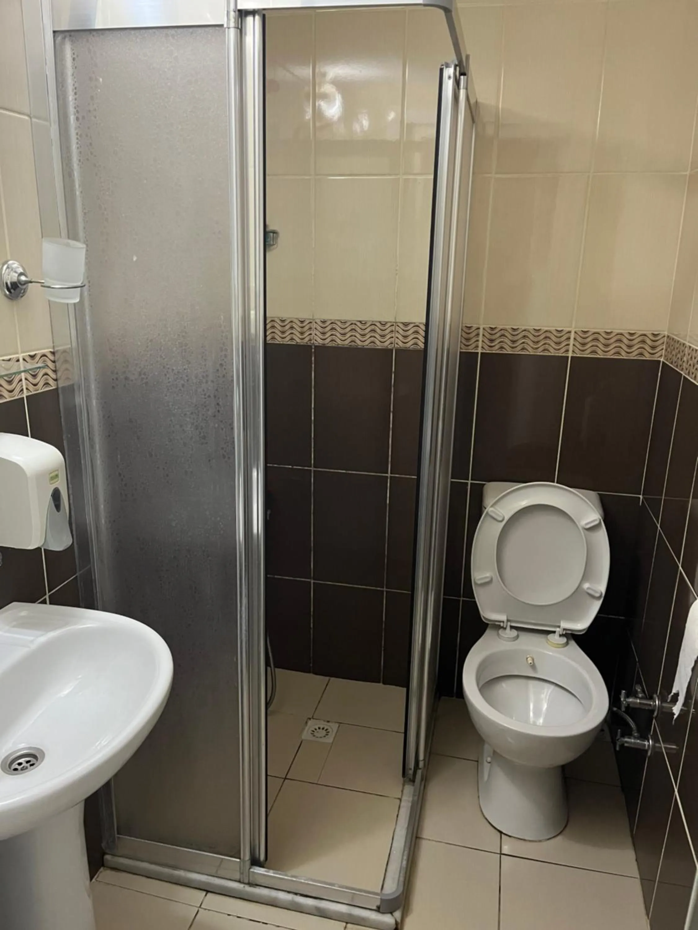 Bathroom in Balkan Palace Edirne