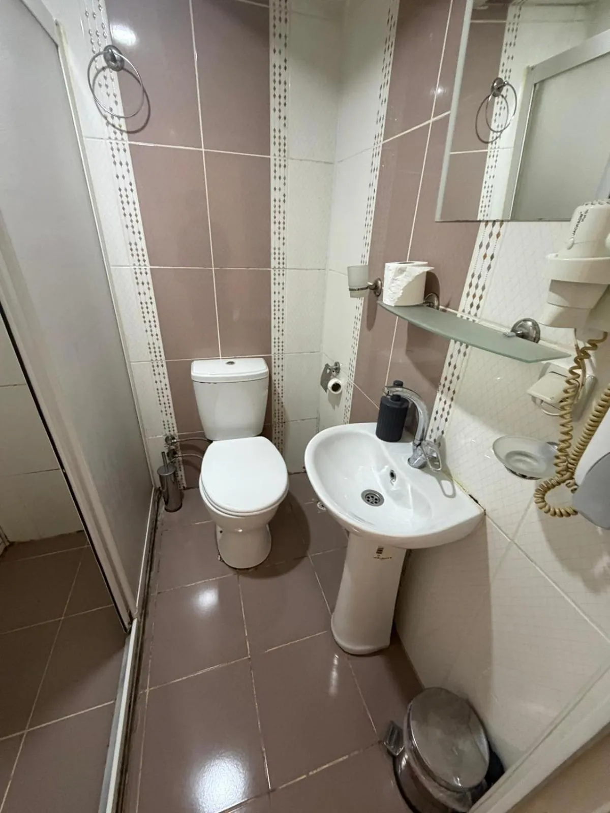 Bathroom in Balkan Palace Edirne