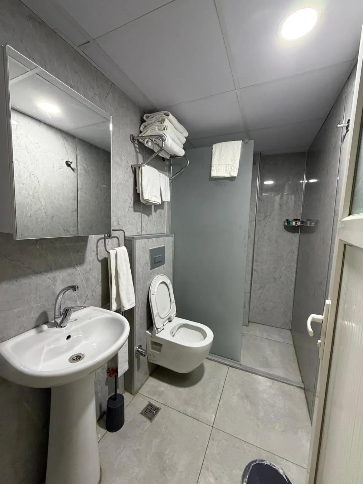 Shower in Balkan Palace Edirne