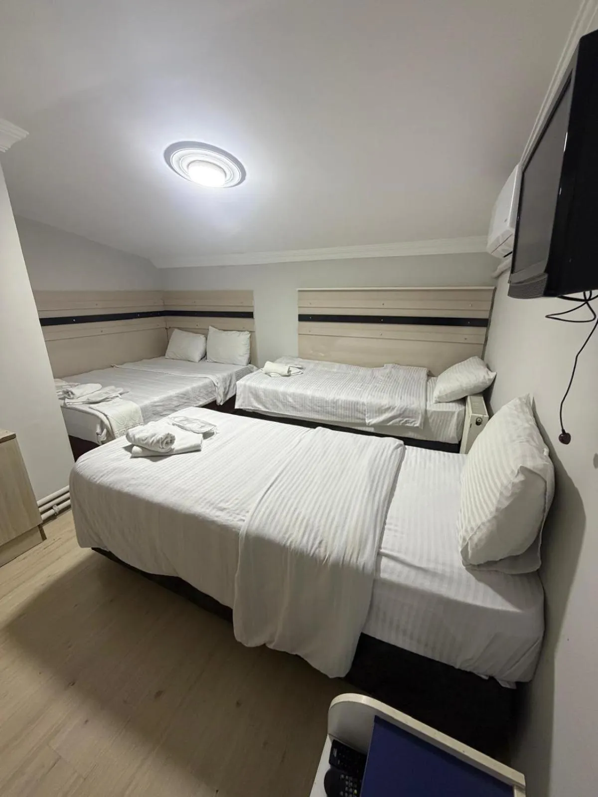 Bedroom, Bed in Balkan Palace Edirne