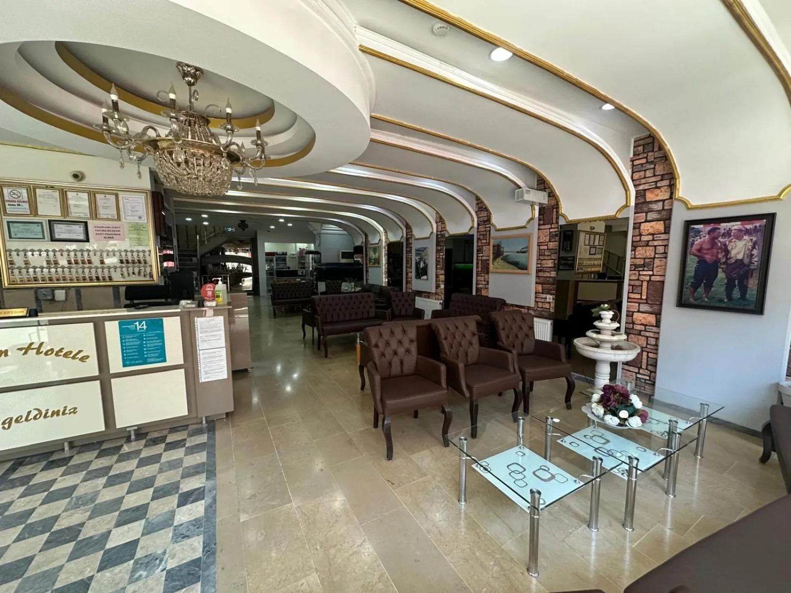 Lobby or reception in Balkan Palace Edirne