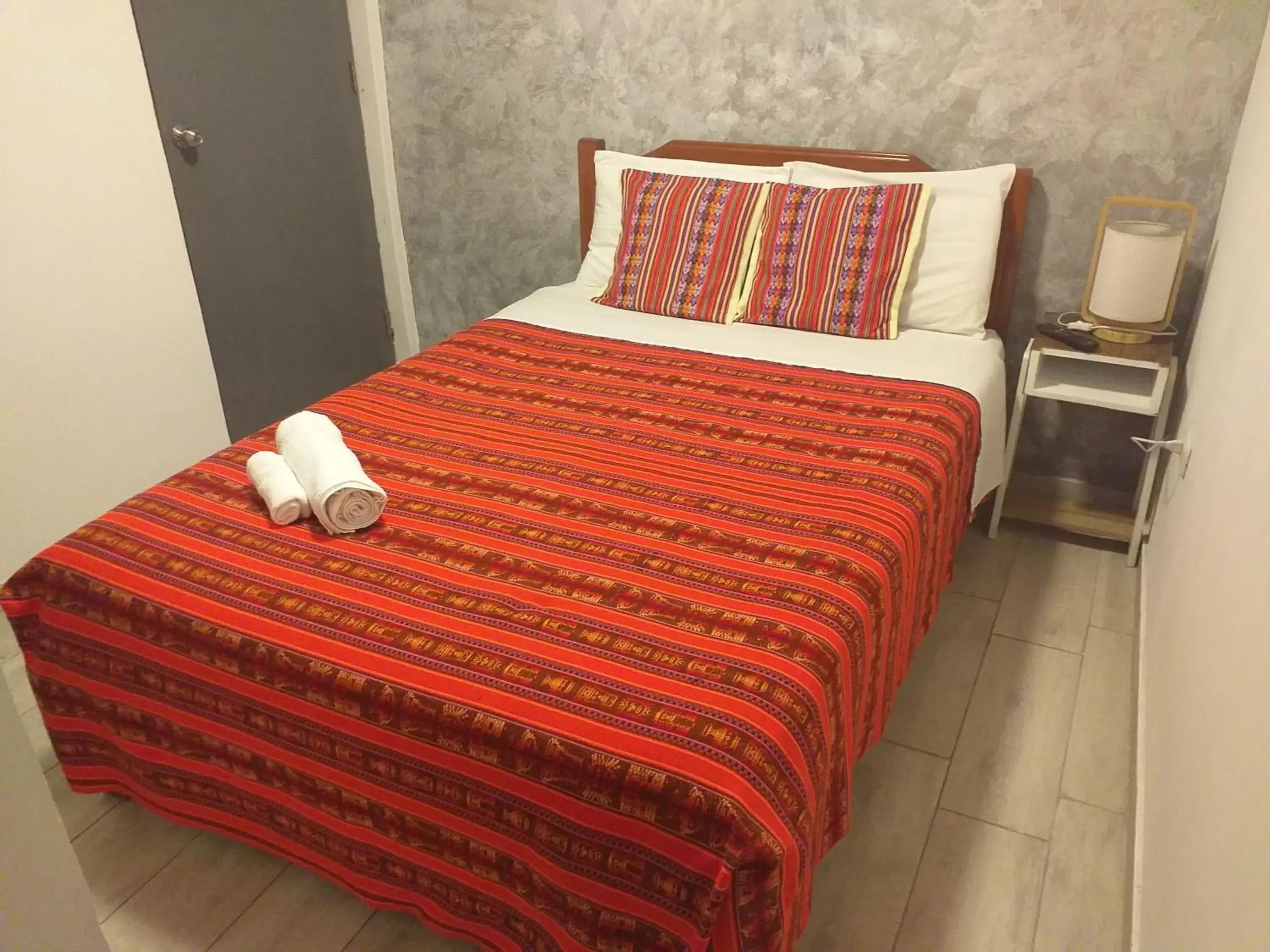 Single Room with Private Bathroom - single occupancy in Chakana Family Home Lima Airport Single Room with Private Bathroom - single occupancy in Chakana Family Home Lima Airport