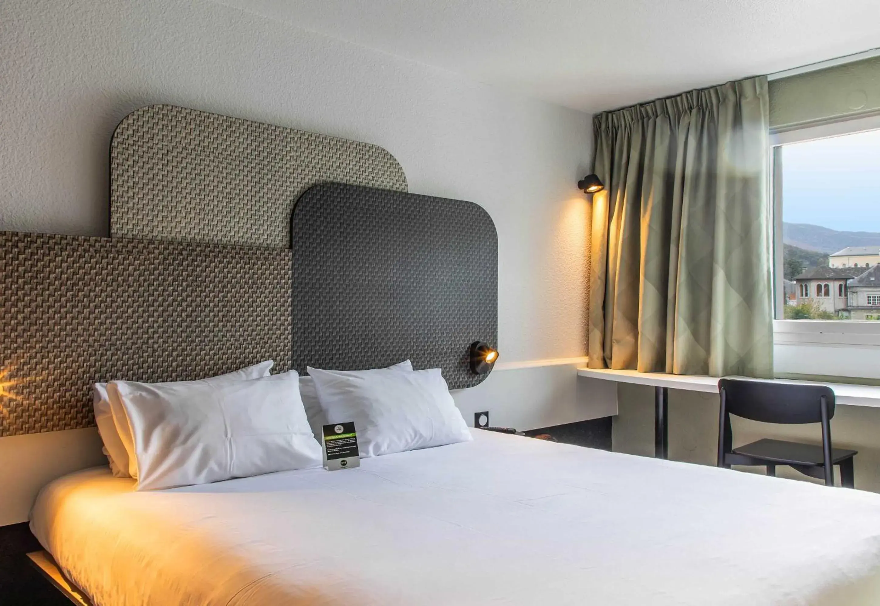 Bedroom, Bed in B&B HOTEL Lourdes Centre Gare 3 étoiles Bedroom, Bed in B&B HOTEL Lourdes Centre Gare 3 étoiles