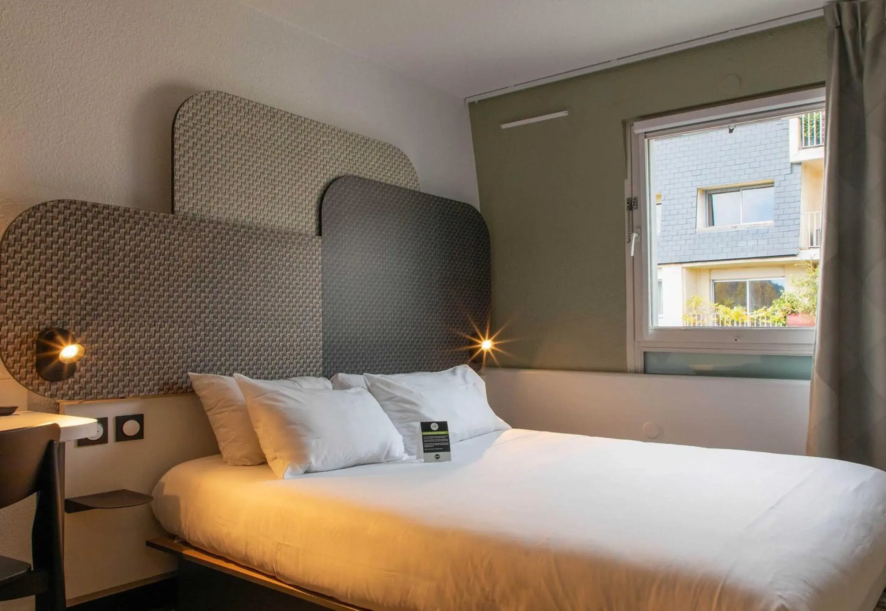 Bedroom, Bed in B&B HOTEL Lourdes Centre Gare 3 étoiles Bedroom, Bed in B&B HOTEL Lourdes Centre Gare 3 étoiles