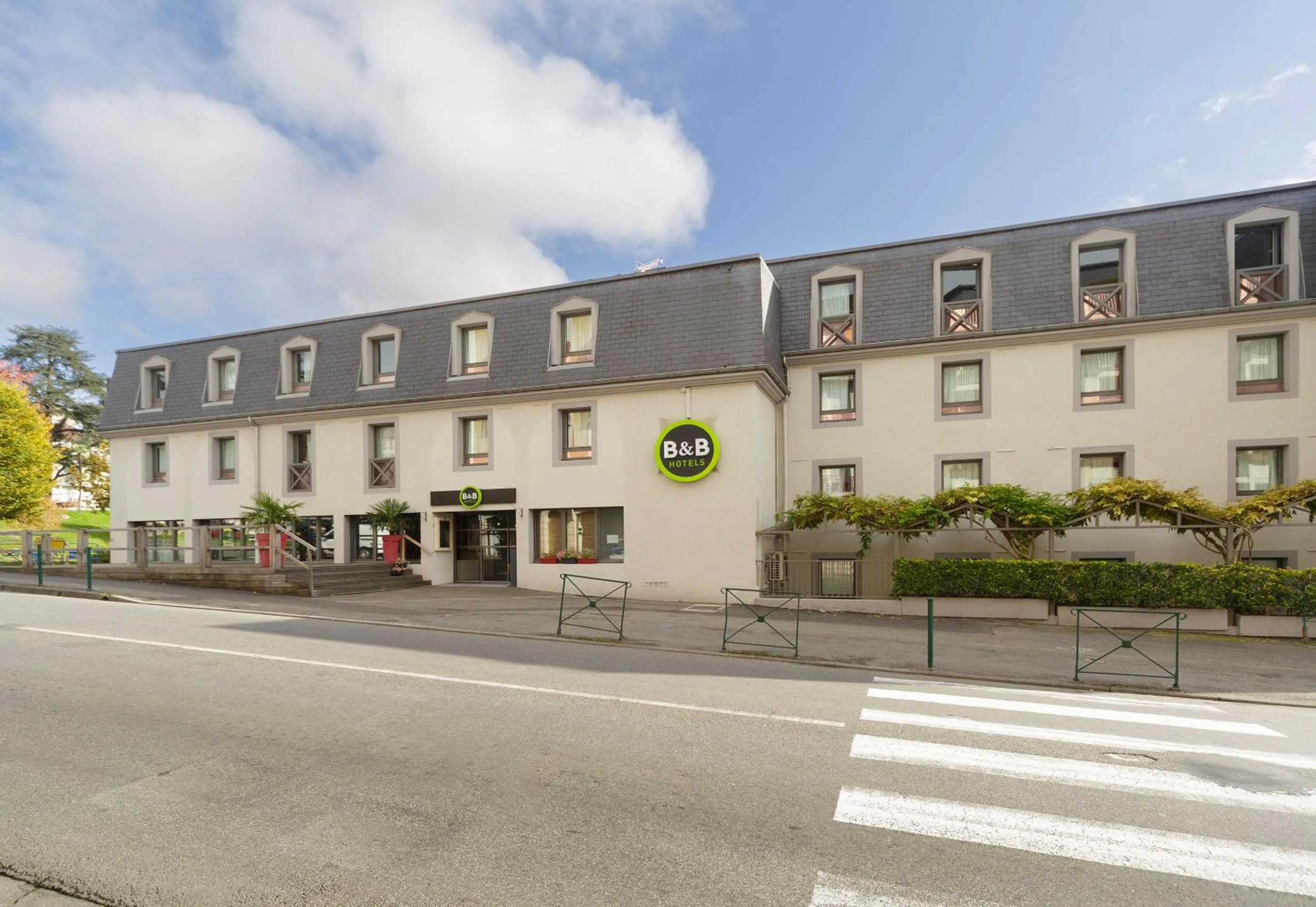 Property building in B&B HOTEL Lourdes Centre