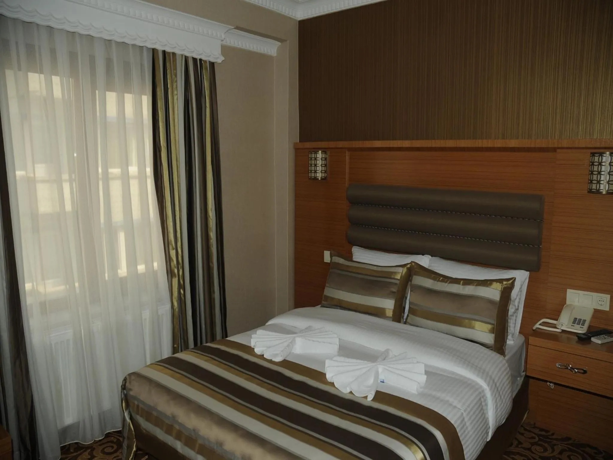 Bedroom, Bed in Alfa Hotel