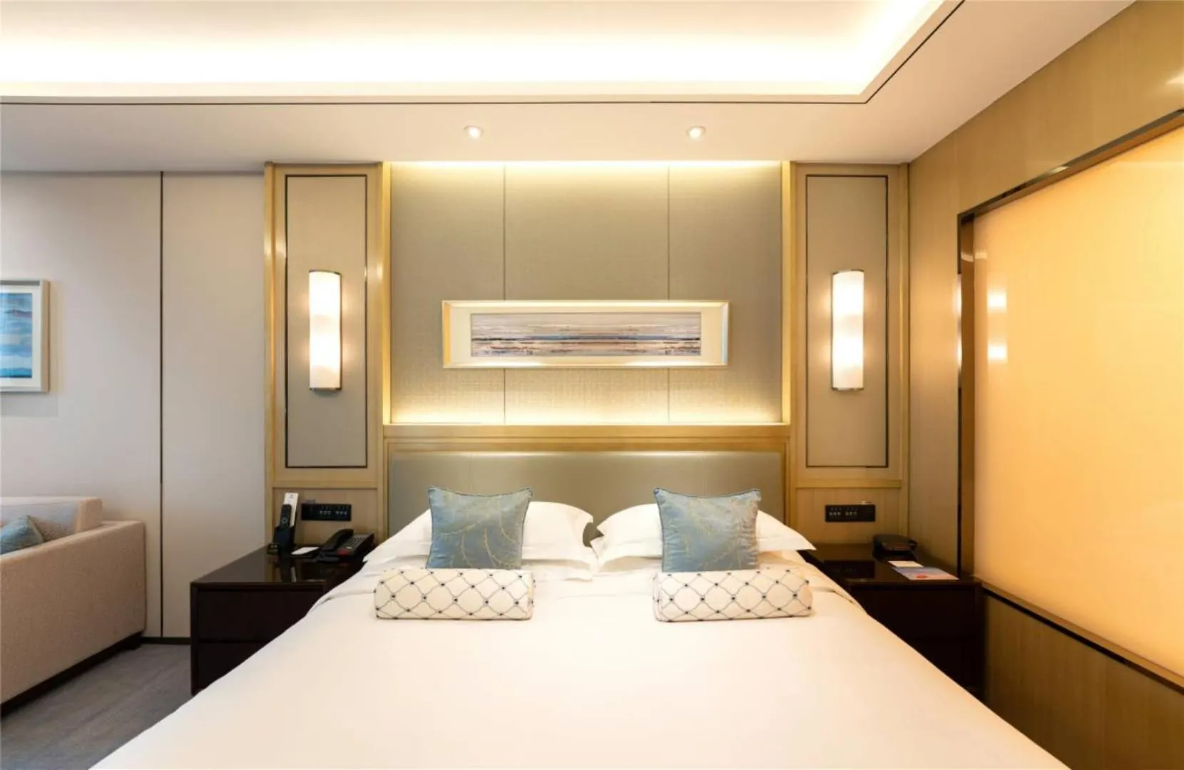 Bed in Yun-Zen Jinling World Trade Plaza Hotel