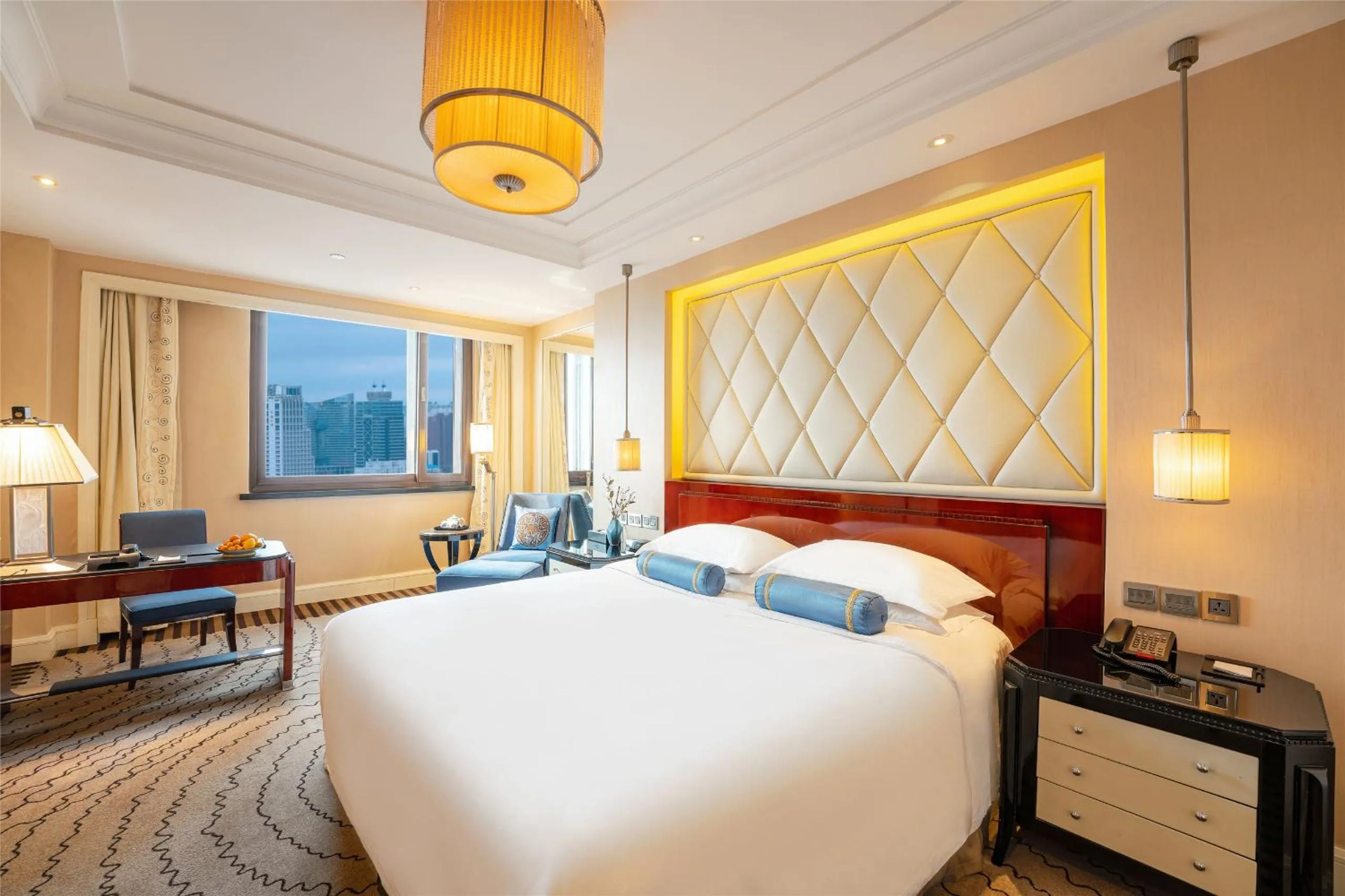 Bed in Yun-Zen Jinling World Trade Plaza Hotel