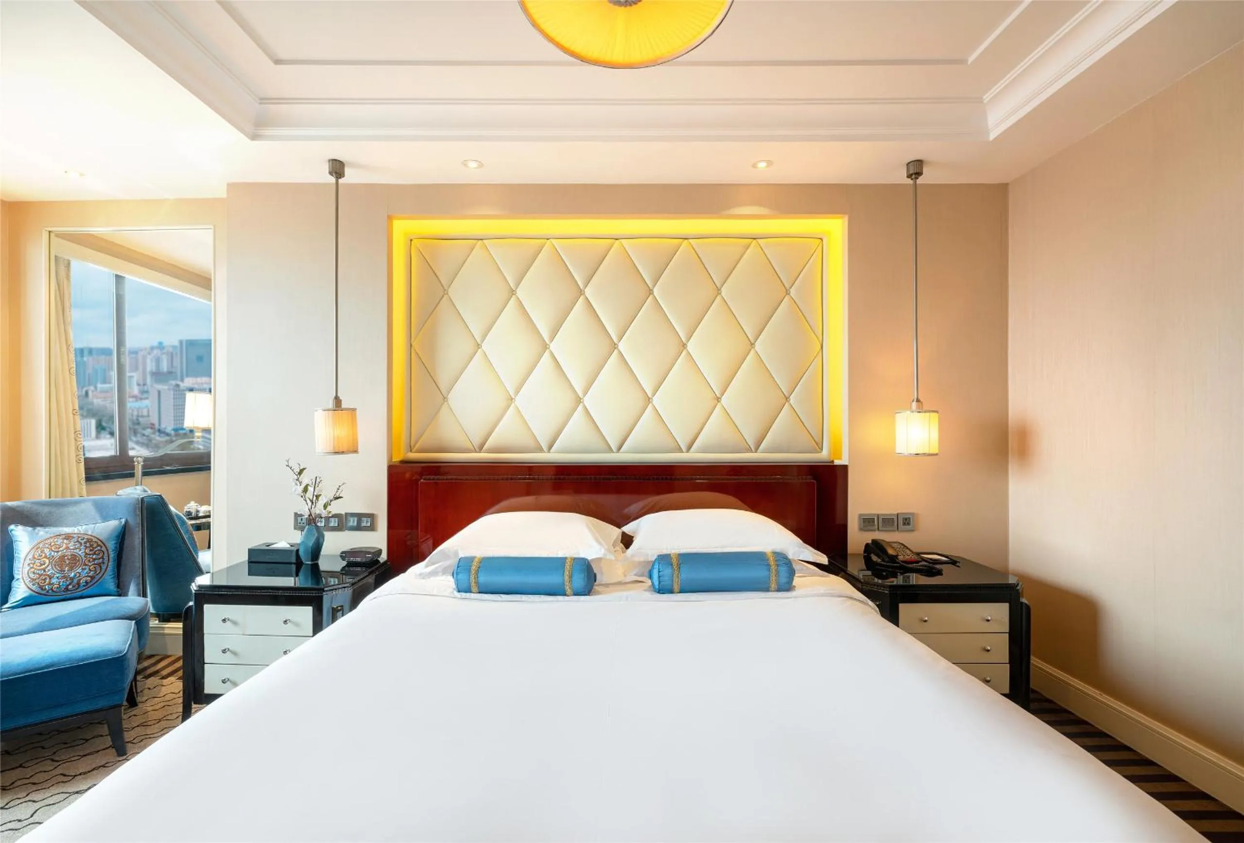 Bed in Yun-Zen Jinling World Trade Plaza Hotel