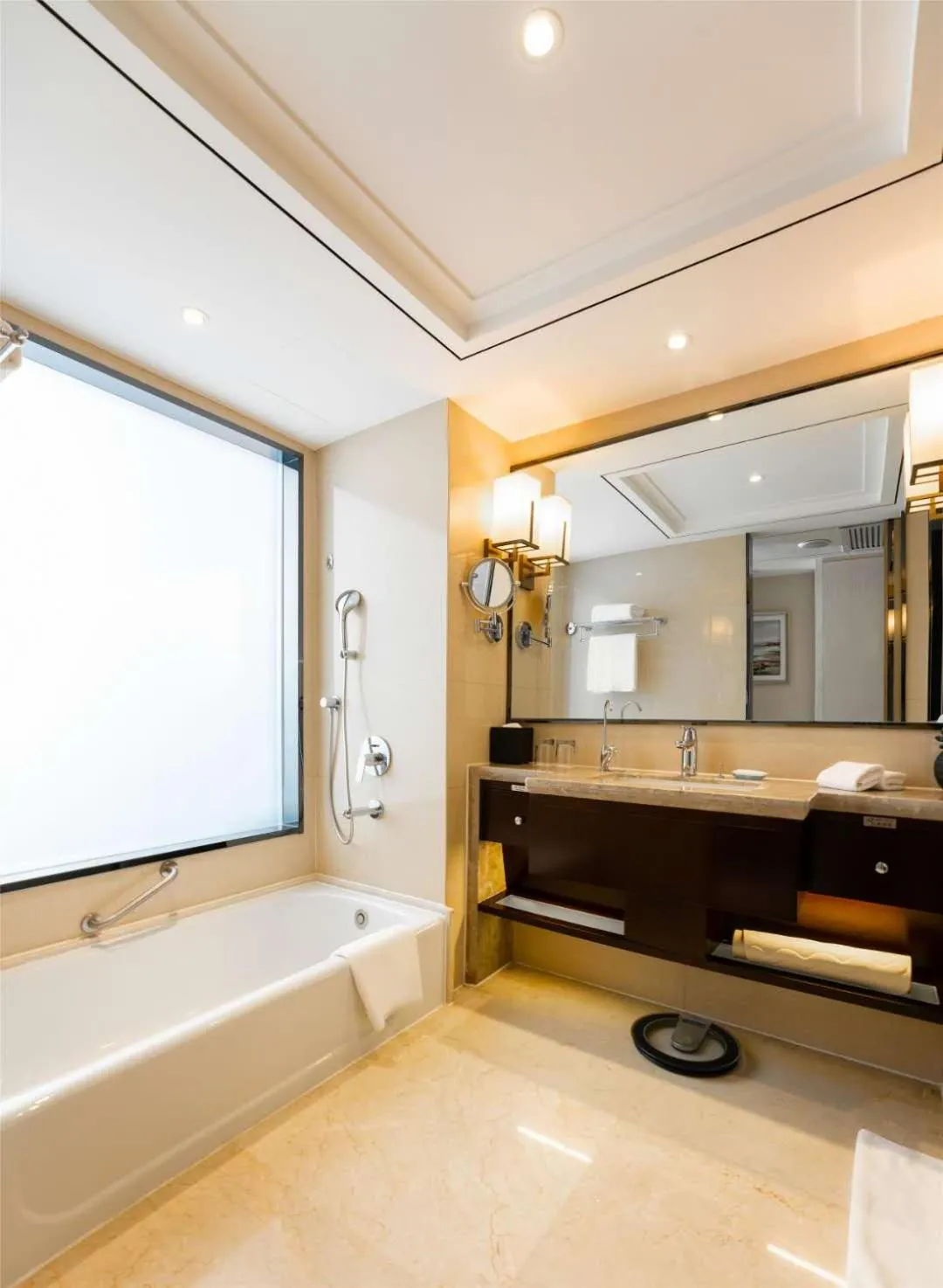 Bed in Yun-Zen Jinling World Trade Plaza Hotel