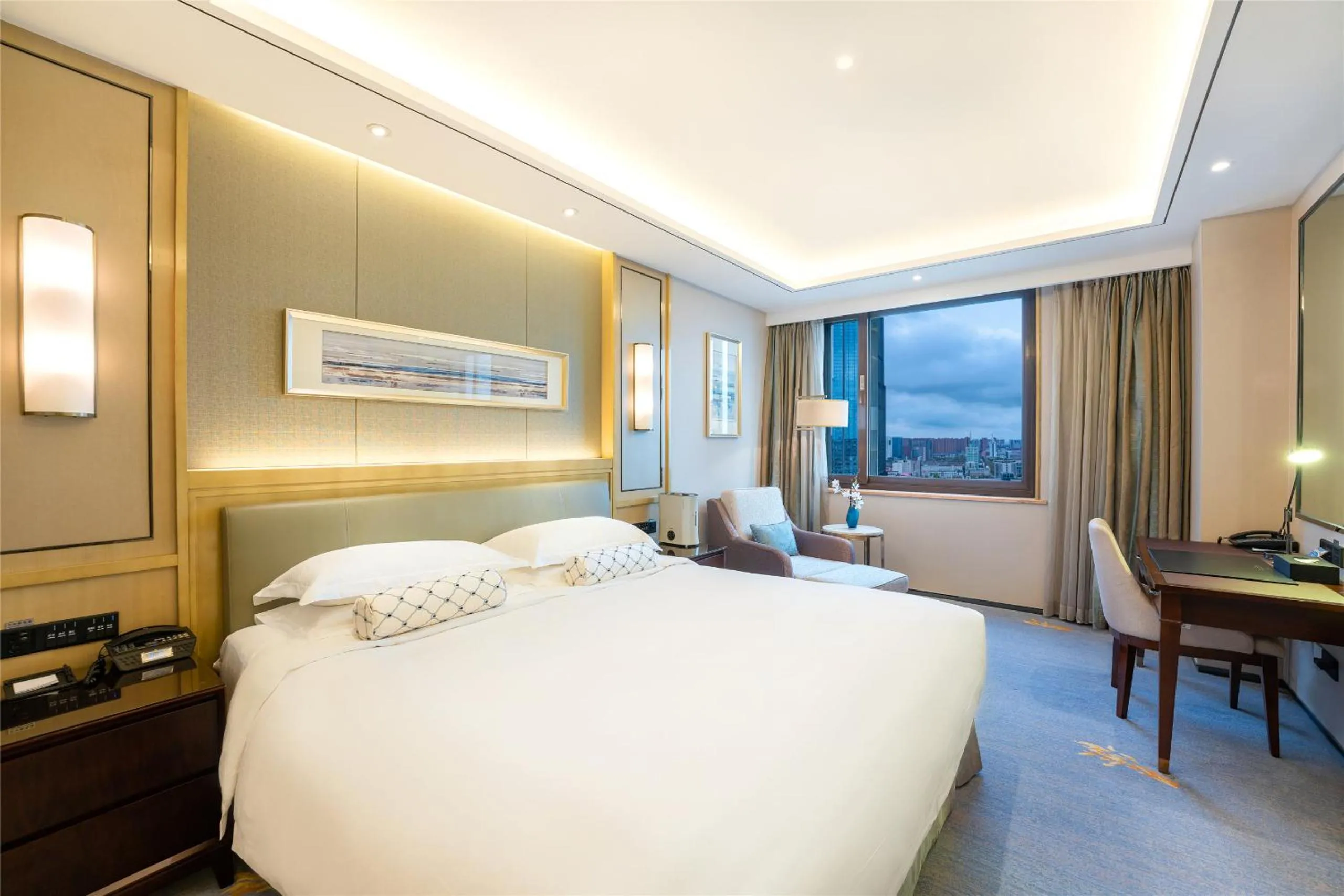 Bed in Yun-Zen Jinling World Trade Plaza Hotel