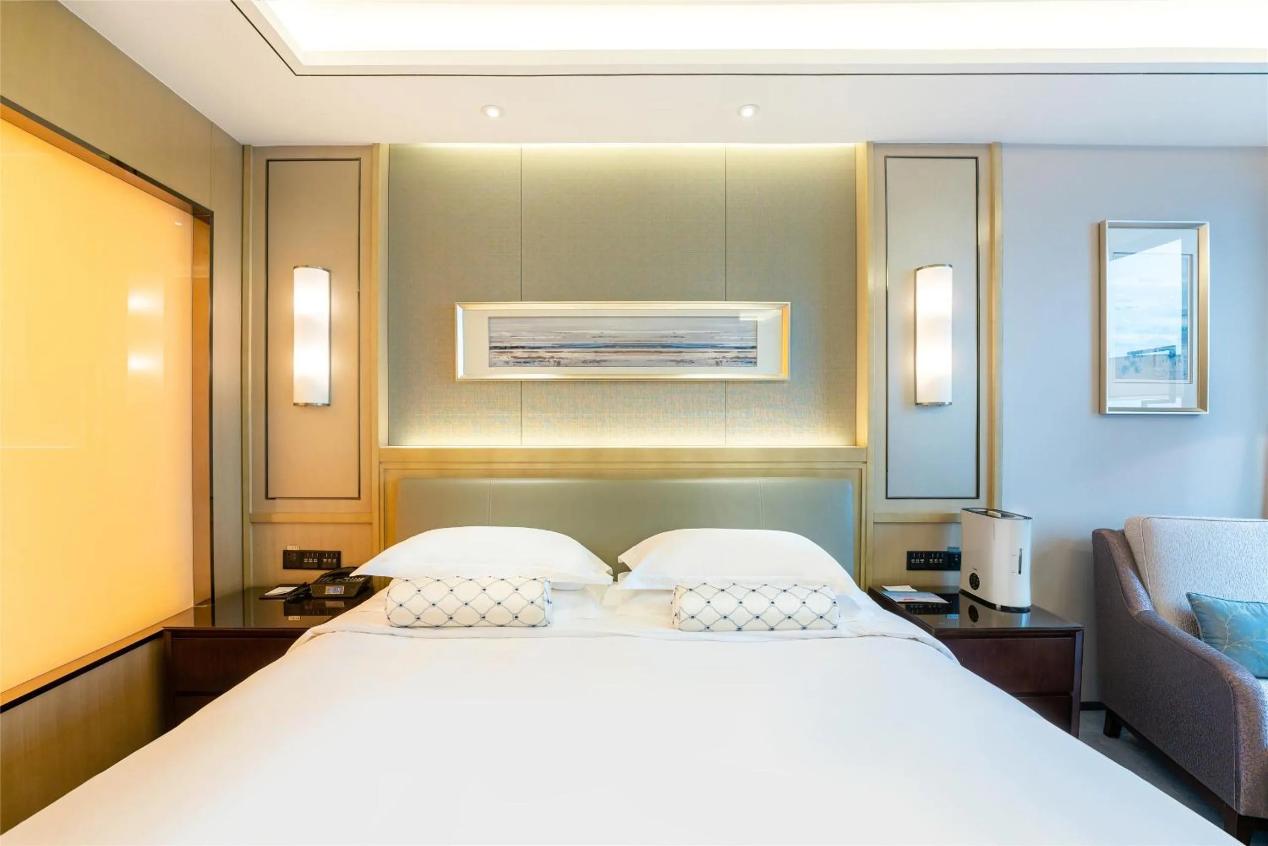 Bed in Yun-Zen Jinling World Trade Plaza Hotel