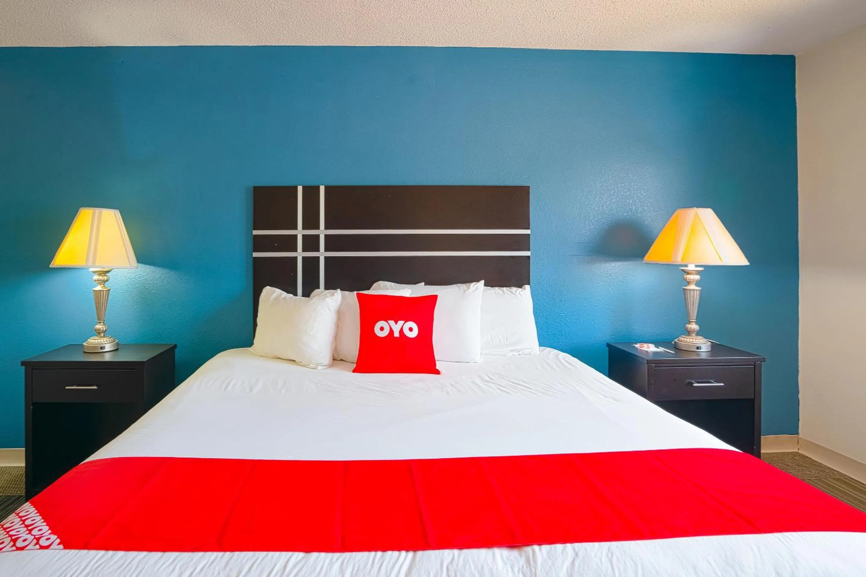 Bedroom, Bed in OYO Hotel Redwood Falls near Jackpot Casino