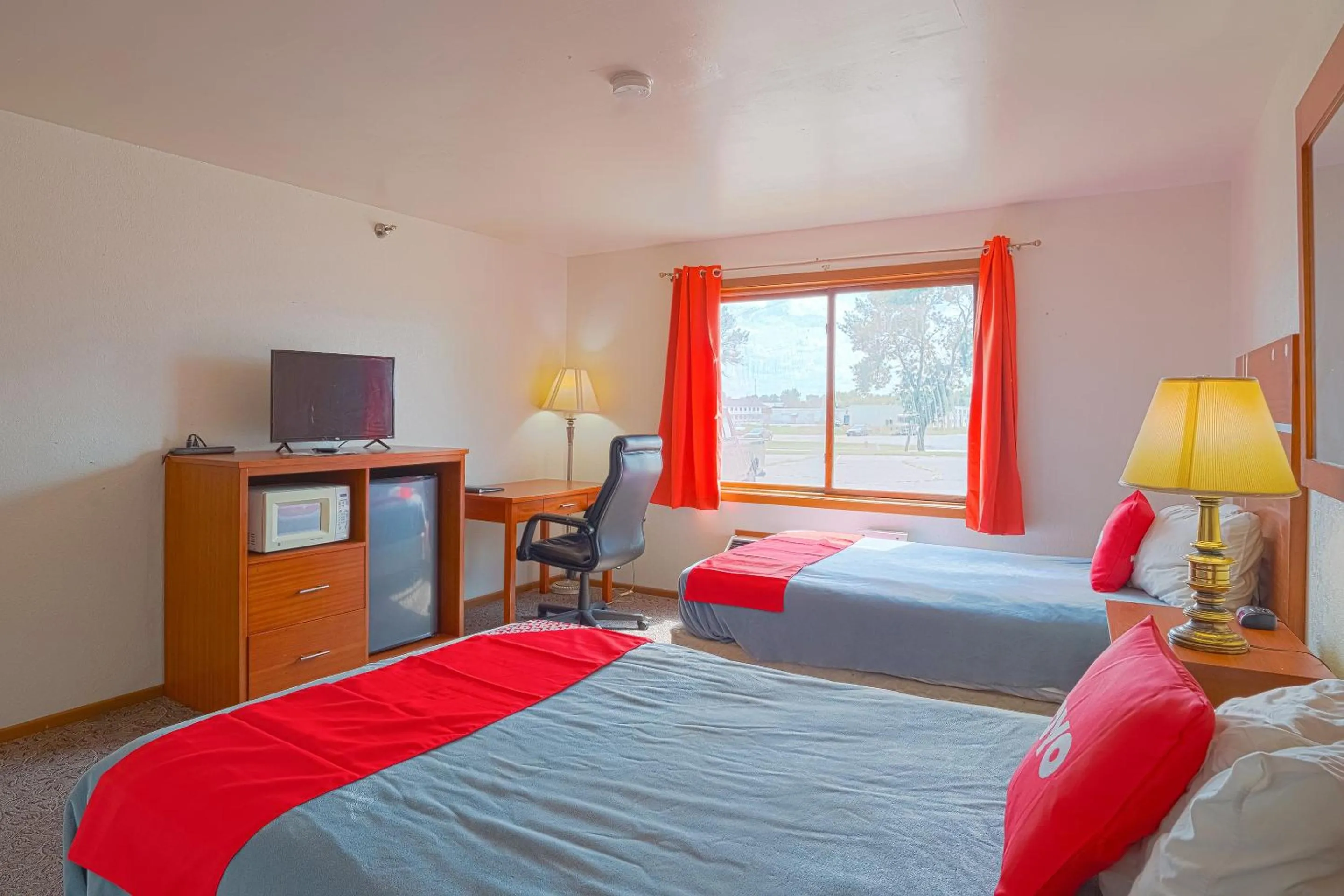 Bedroom, Bed in OYO Hotel Redwood Falls near Jackpot Casino