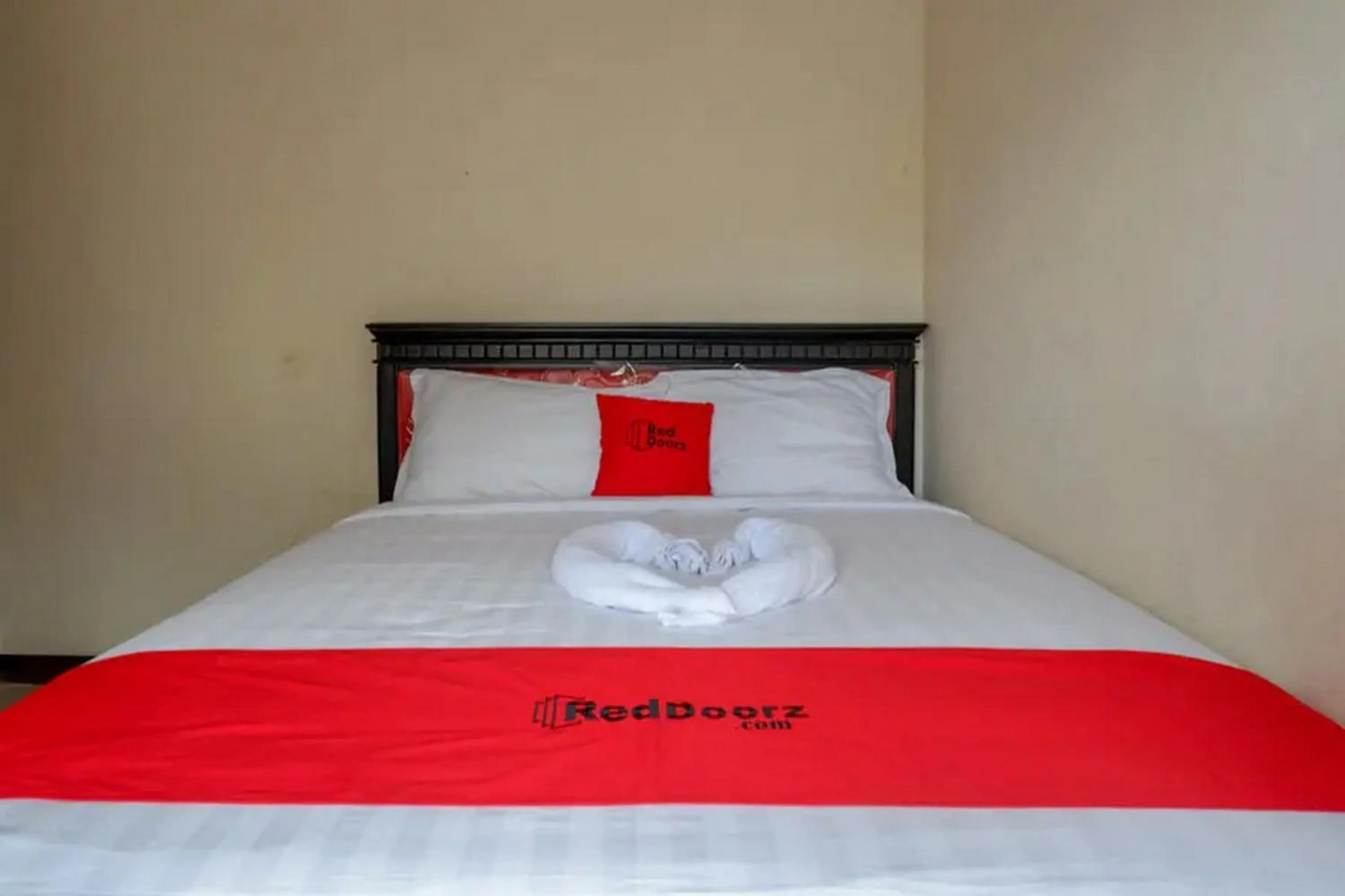 Bedroom, Bed in RedDoorz at Makale Tana Toraja