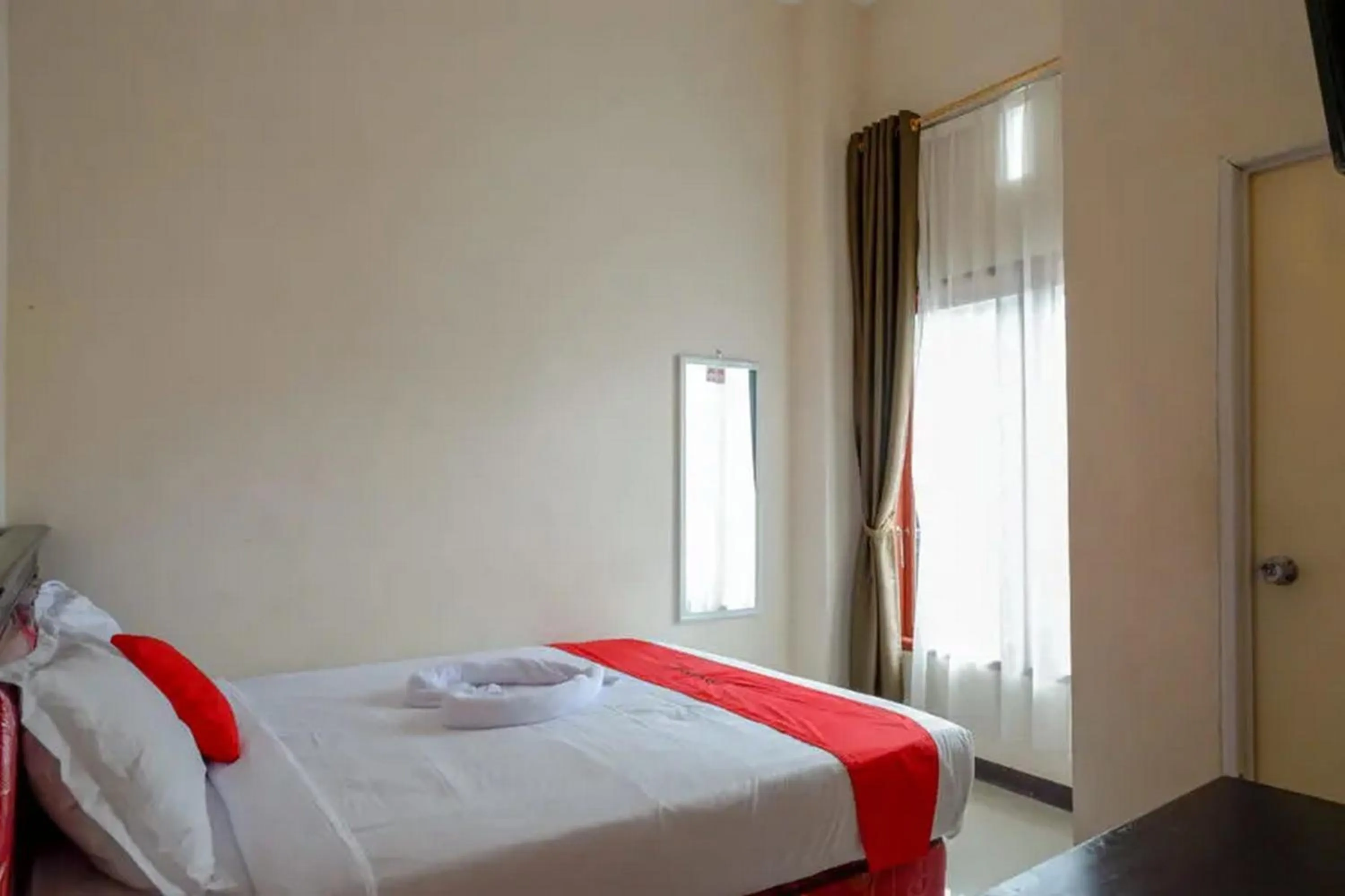 Bedroom, Bed in RedDoorz at Makale Tana Toraja