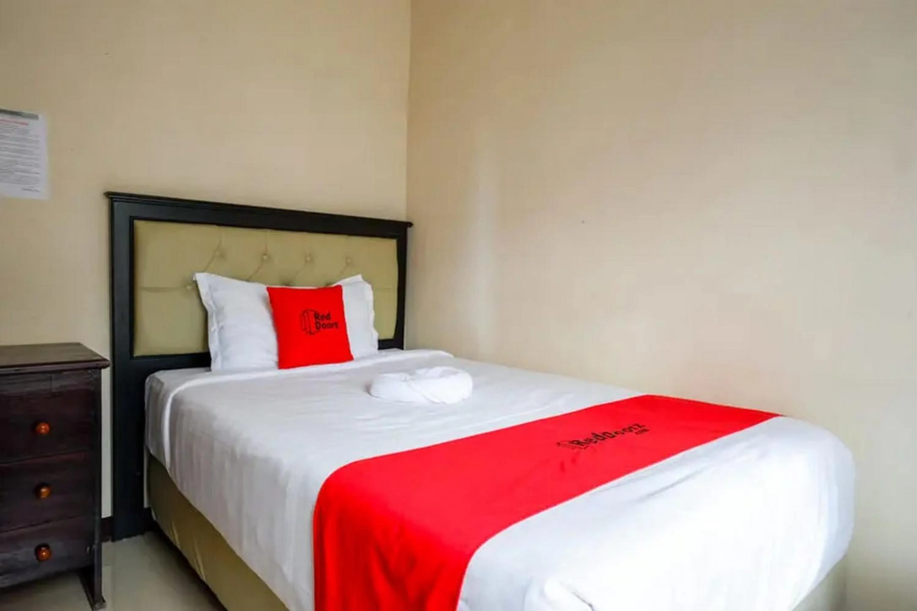 Bedroom, Bed in RedDoorz at Makale Tana Toraja