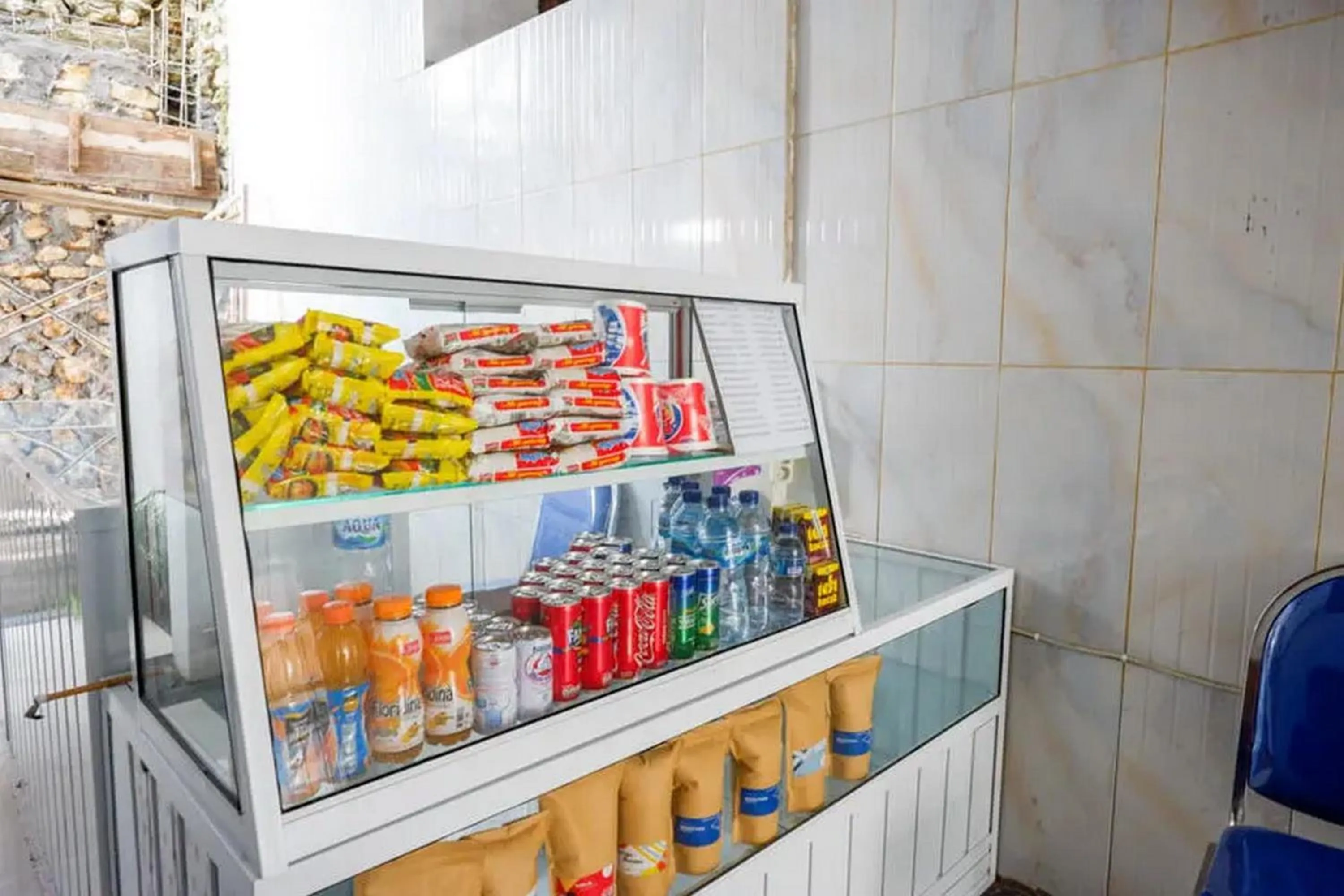 Shopping Area in RedDoorz at Makale Tana Toraja