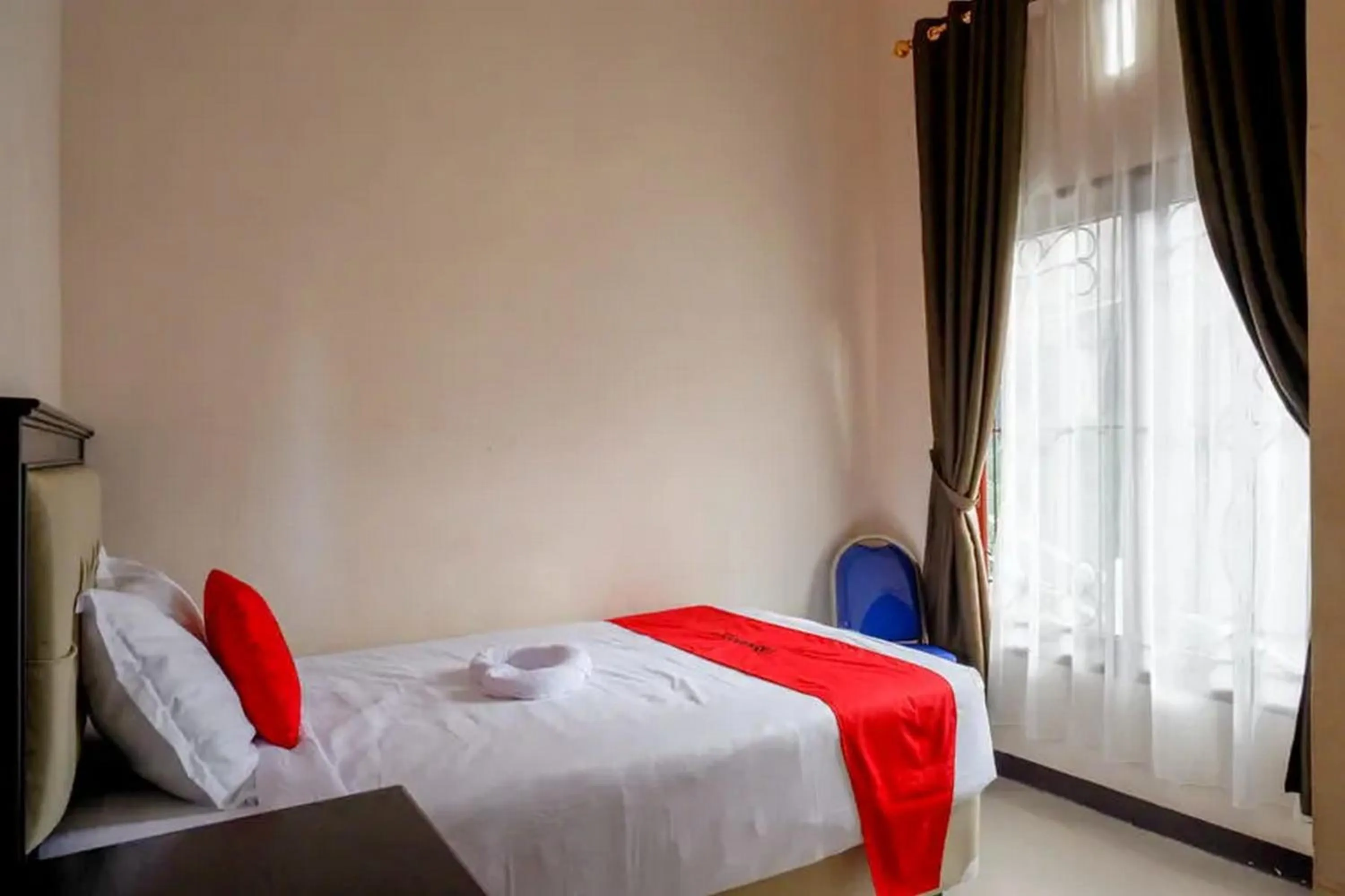 Bedroom, Bed in RedDoorz at Makale Tana Toraja