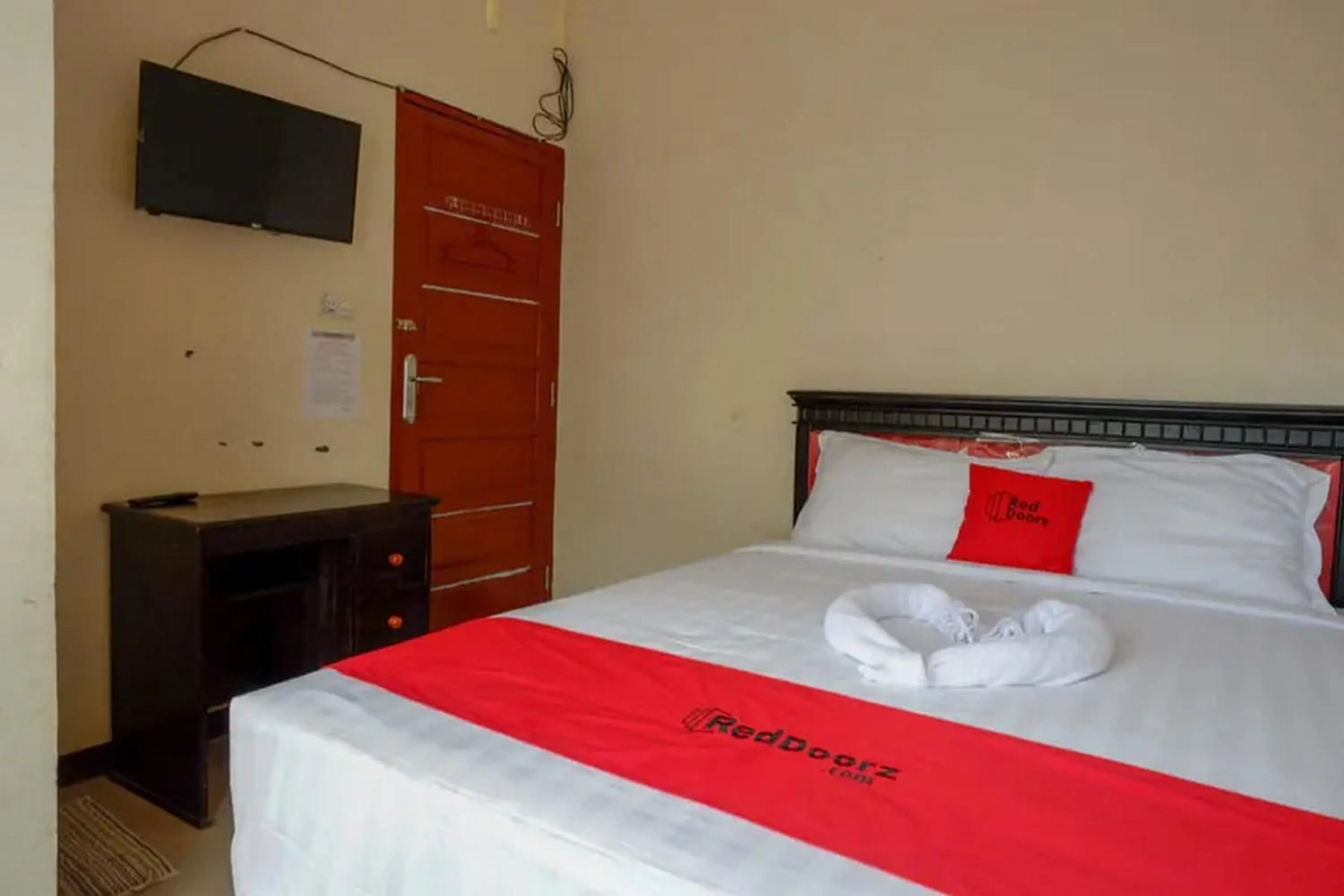 Bedroom, Bed in RedDoorz at Makale Tana Toraja