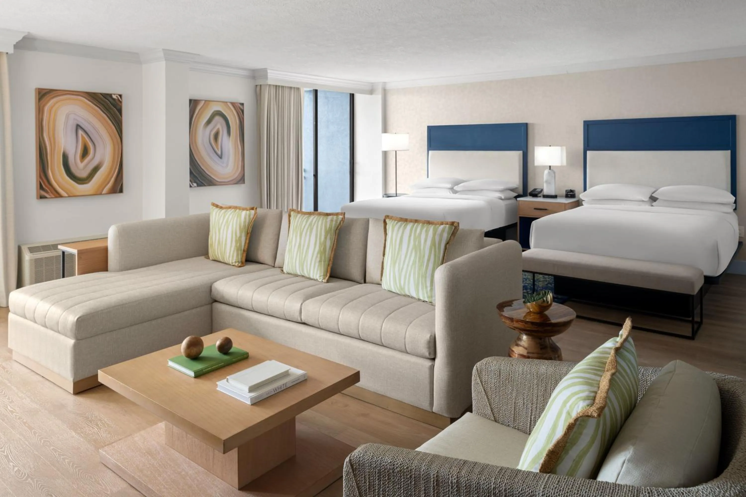 Photo of the whole room, Bed in Clearwater Beach Sheraton Resort on Sand Key