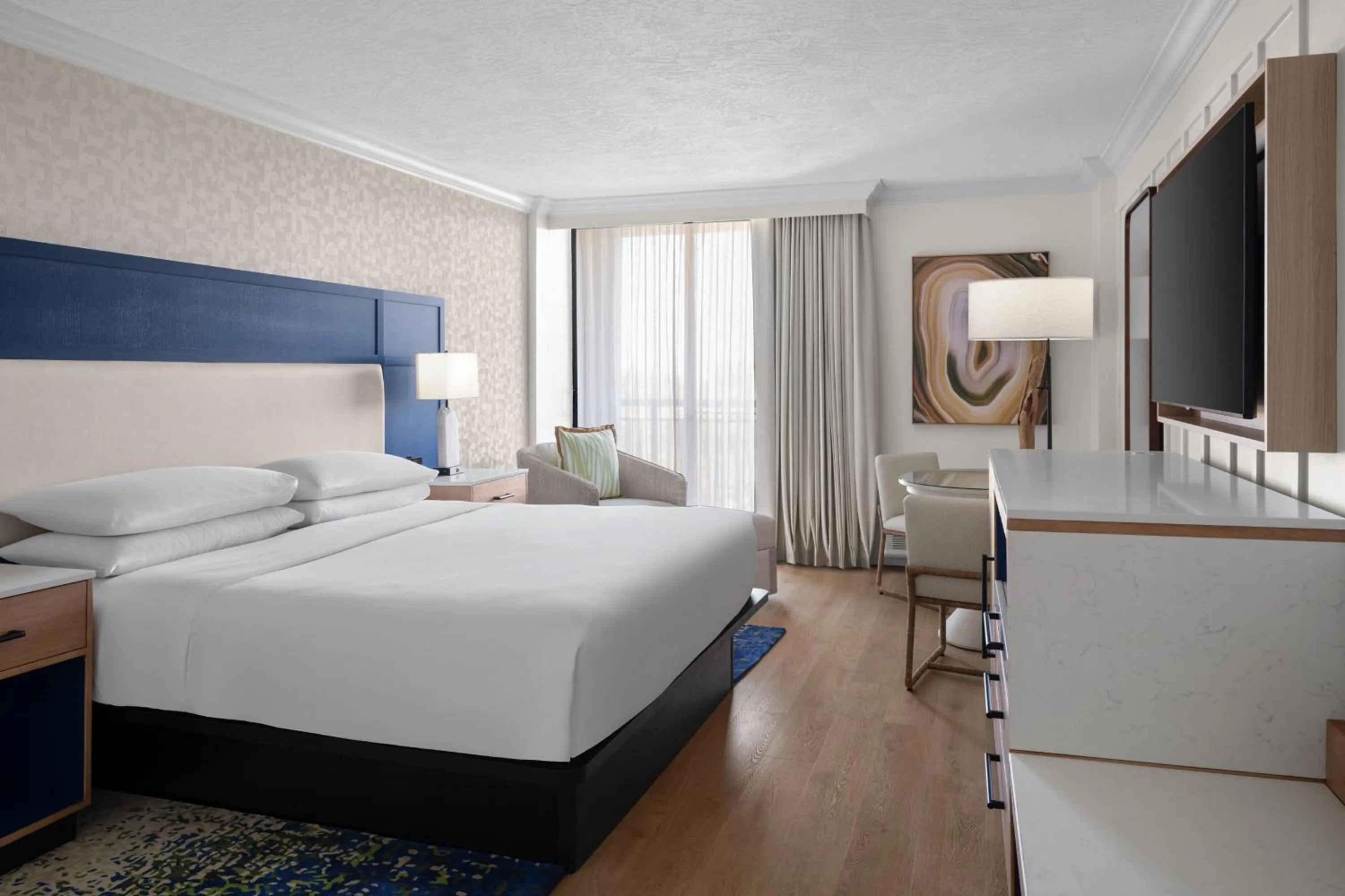 Photo of the whole room, Bed in Clearwater Beach Sheraton Resort on Sand Key