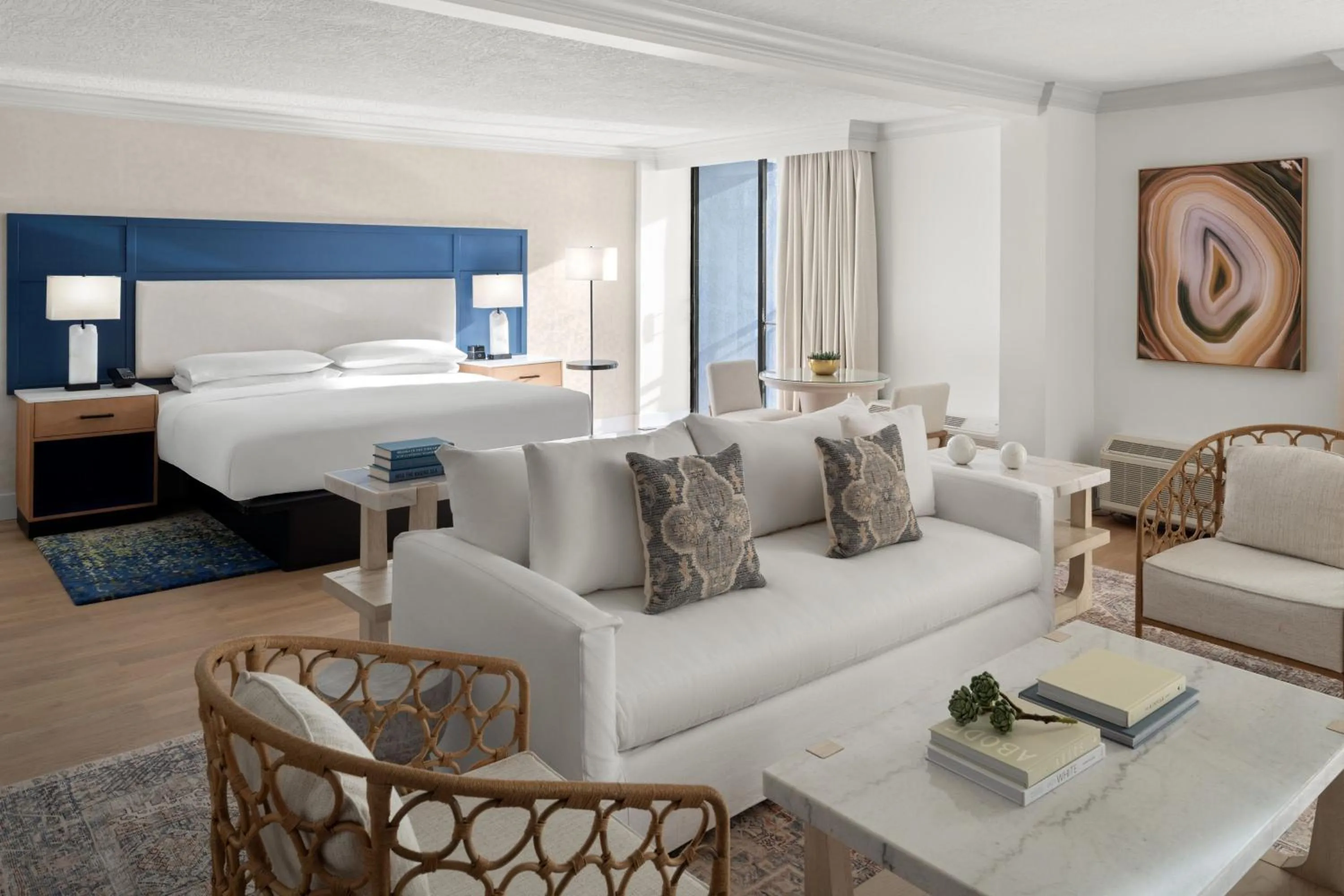 Photo of the whole room, Bed in Clearwater Beach Sheraton Resort on Sand Key