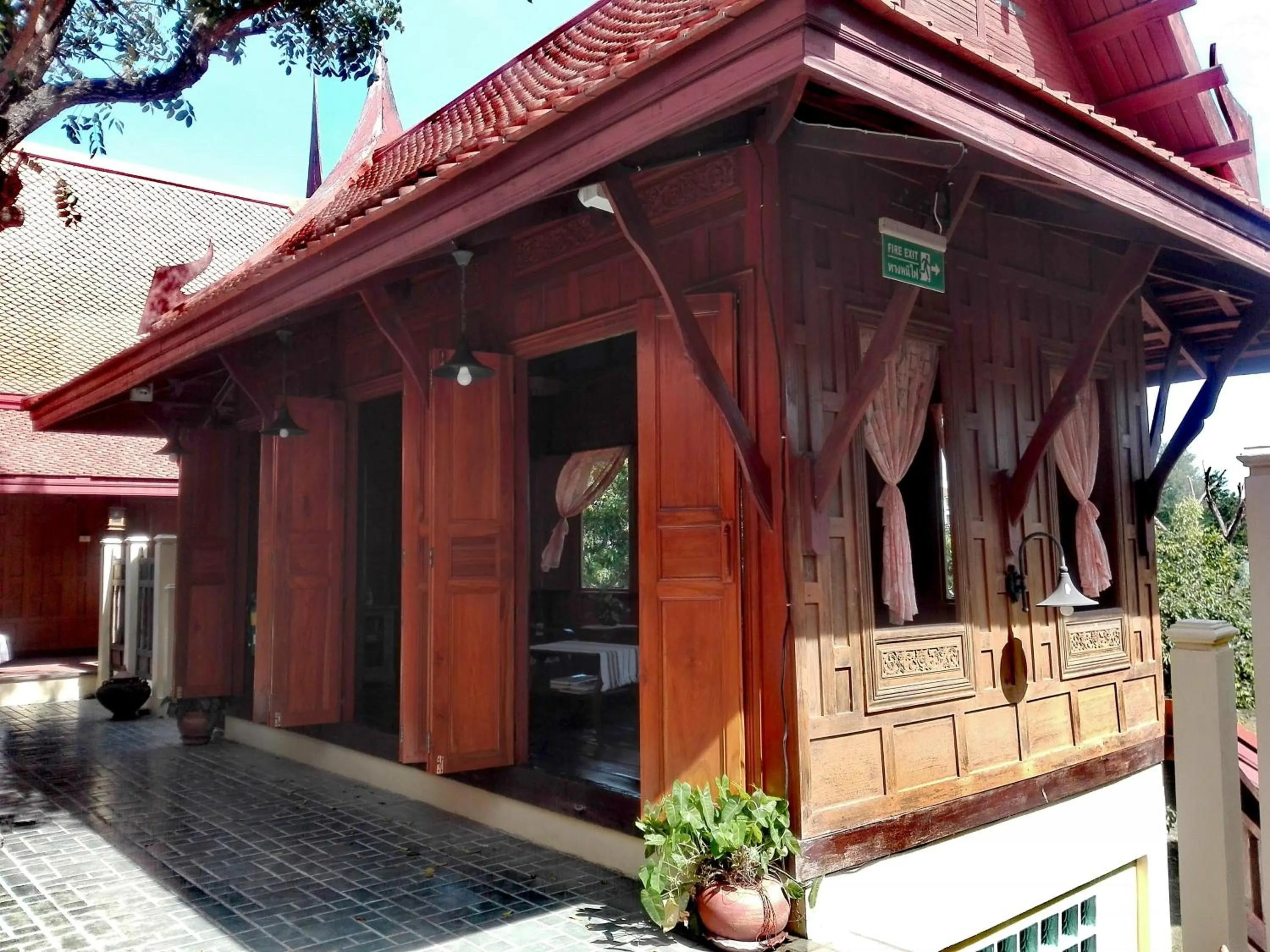 Luang Chumni Village