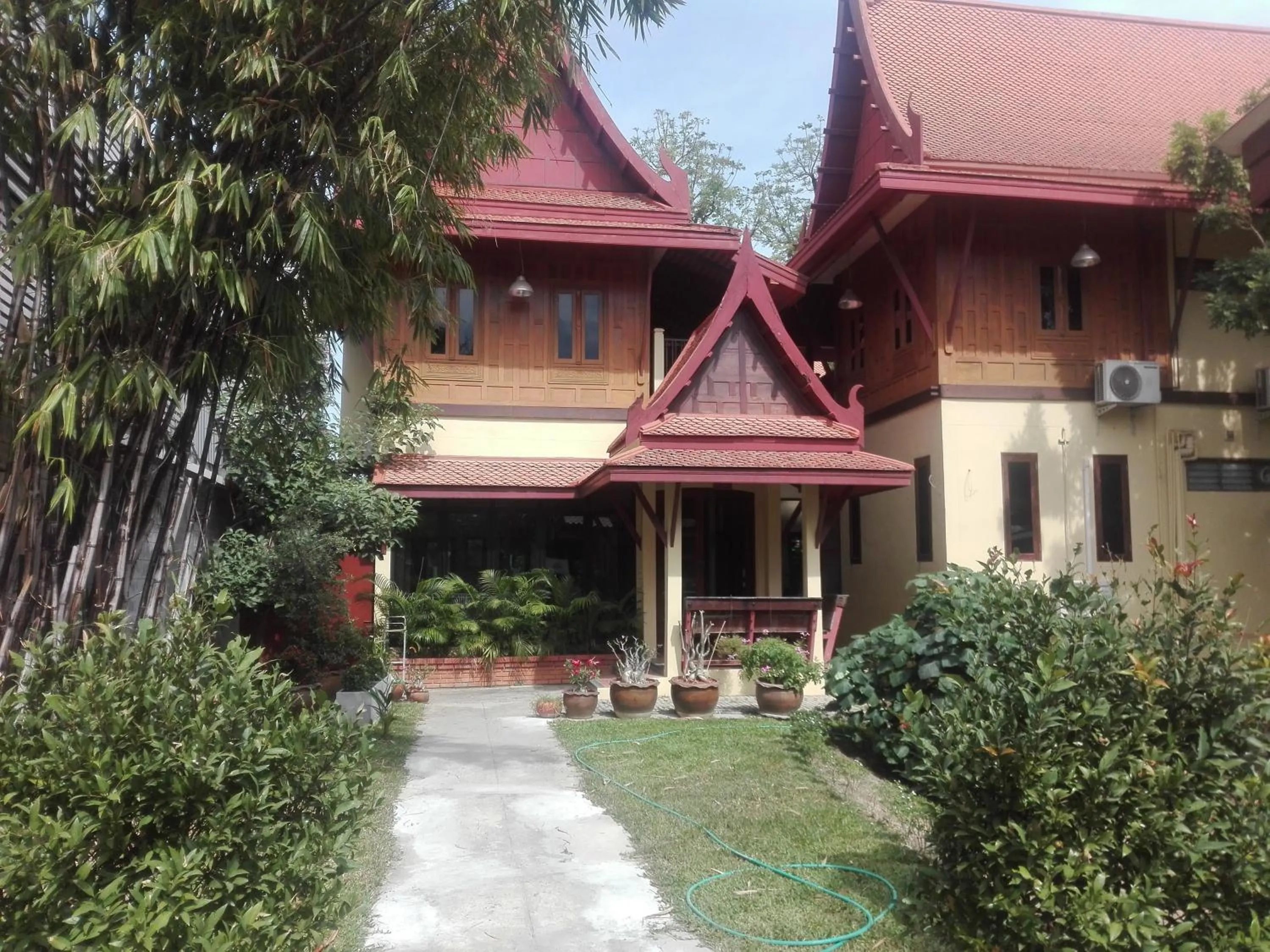 Property building in Luang Chumni Village