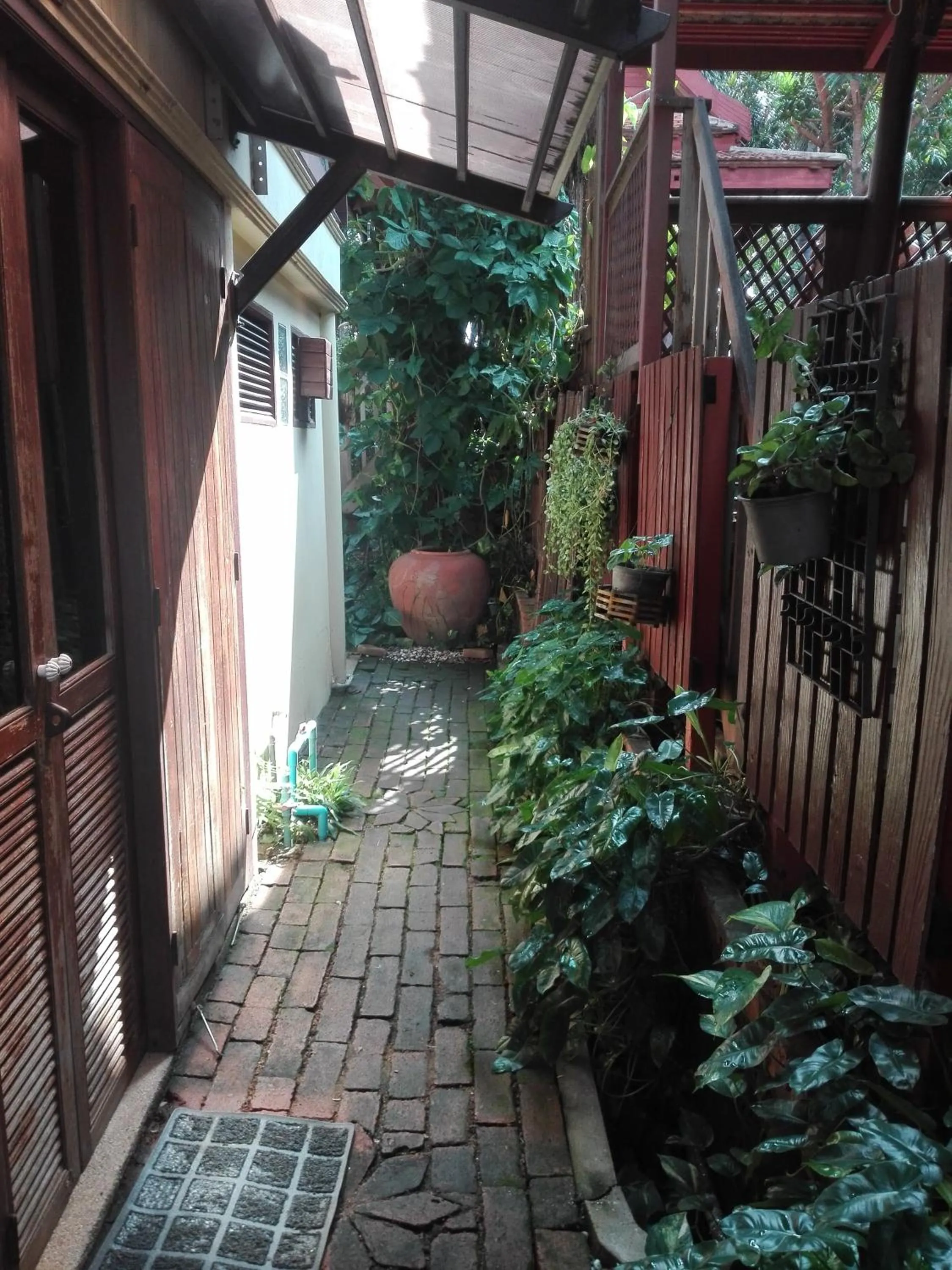 Luang Chumni Village