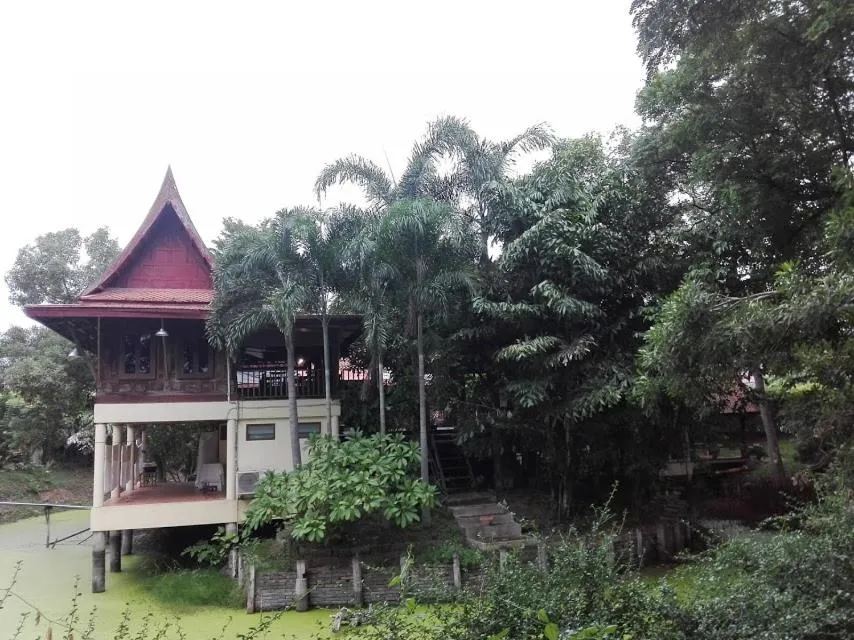 Property building in Luang Chumni Village