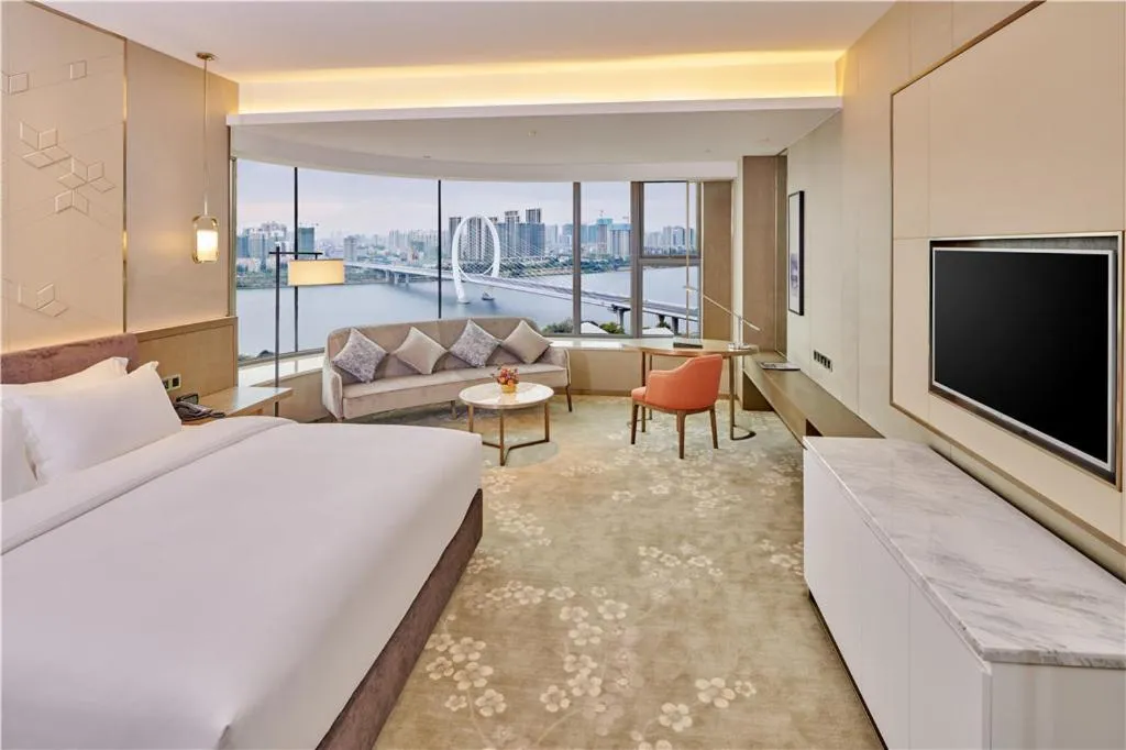 Superior King Room - single occupancy in LIUZHOU PENGYI Hotel
