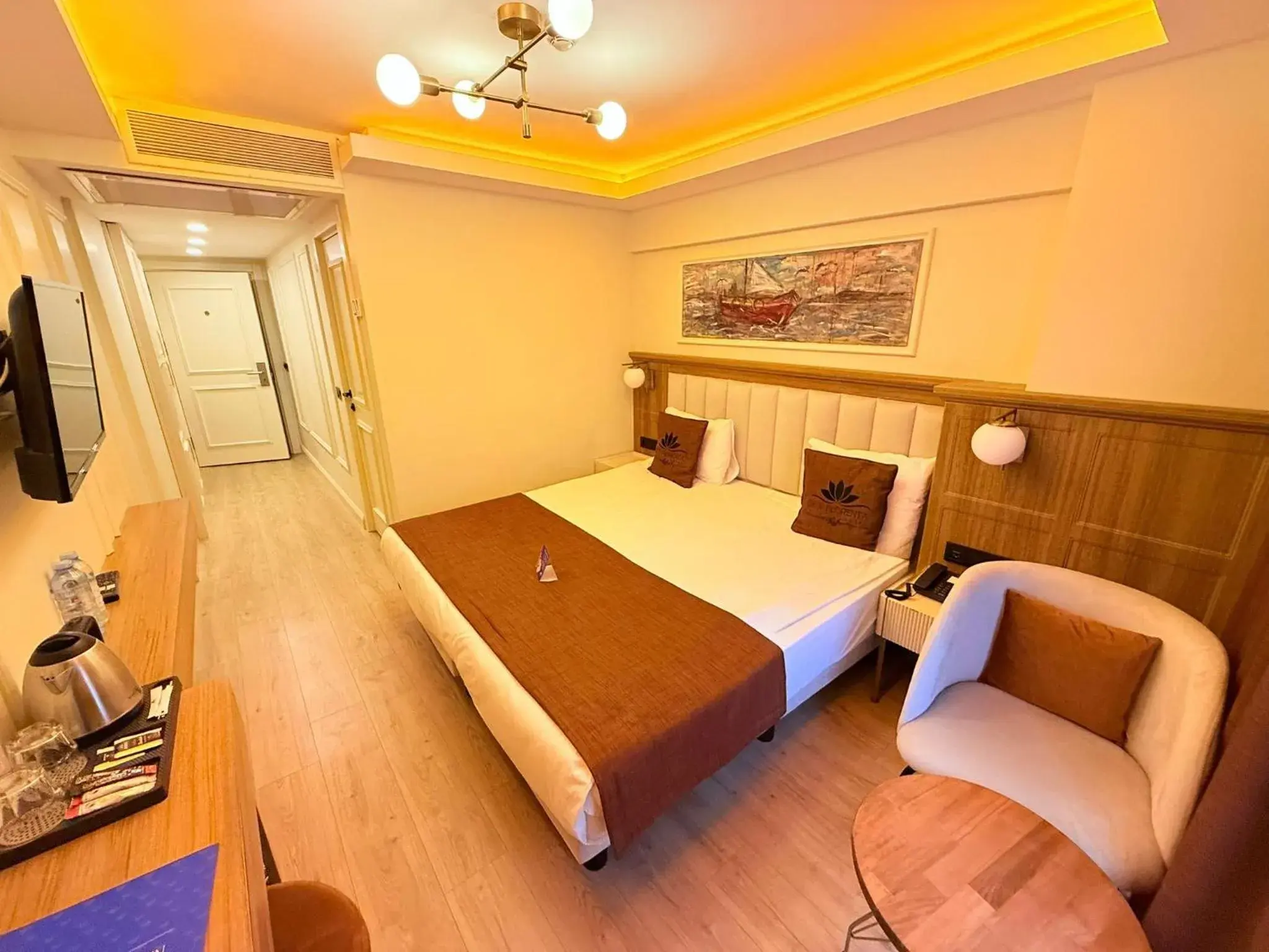 Bed in New Florenta Hotel Bed in New Florenta Hotel