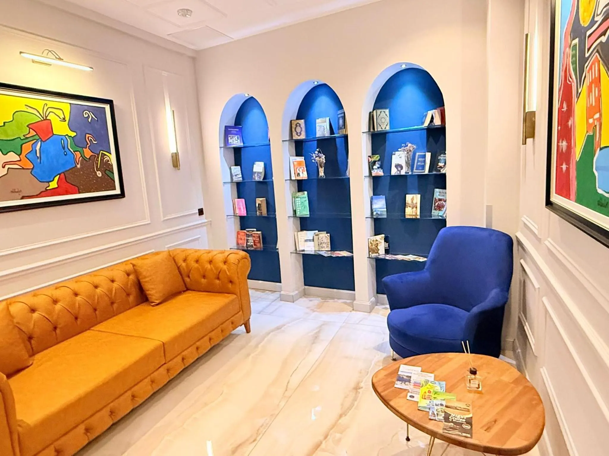 Lobby or reception in New Florenta Hotel