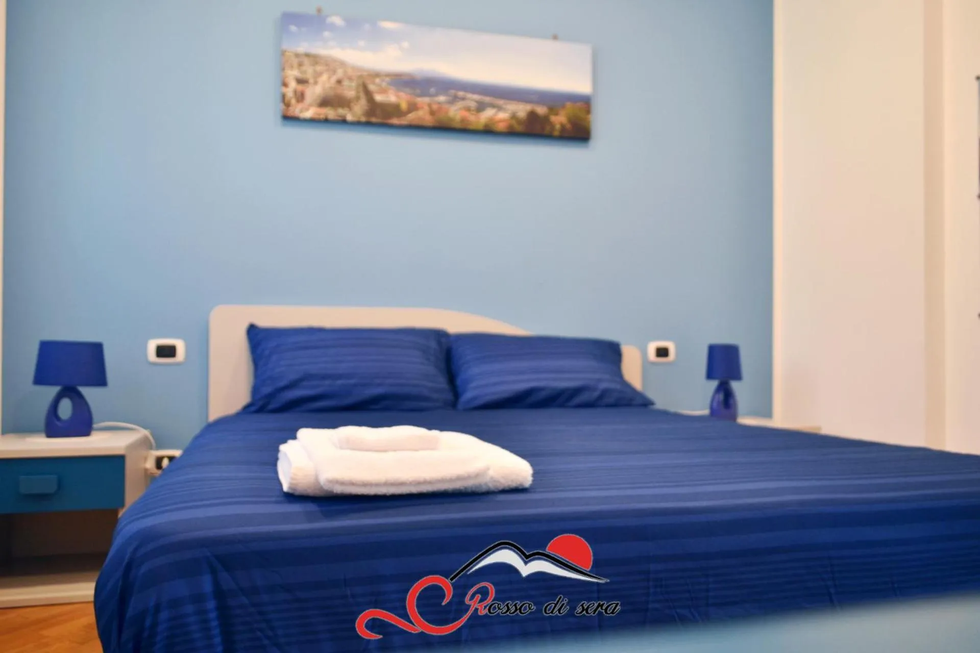 Bed in Rosso di sera