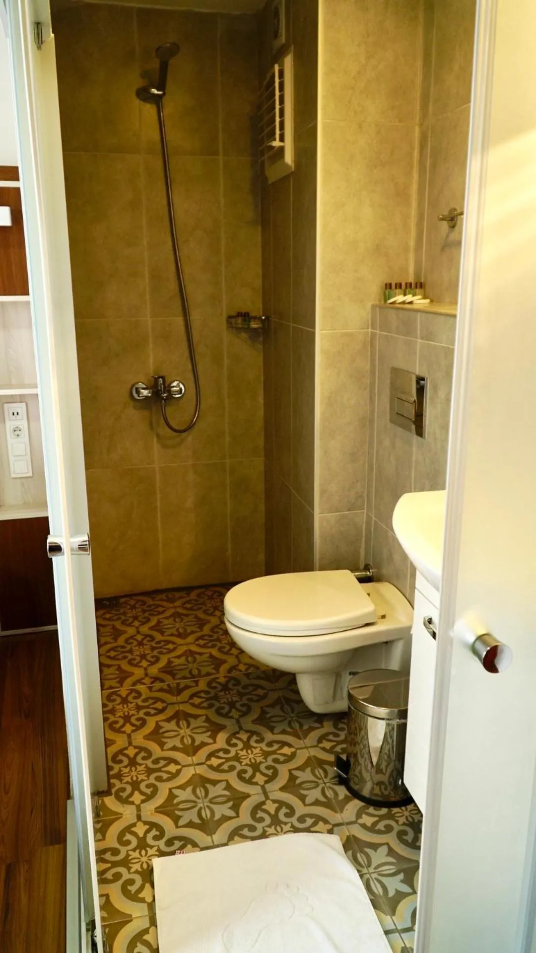 Bathroom in QONAQ HOTEL & SUITES