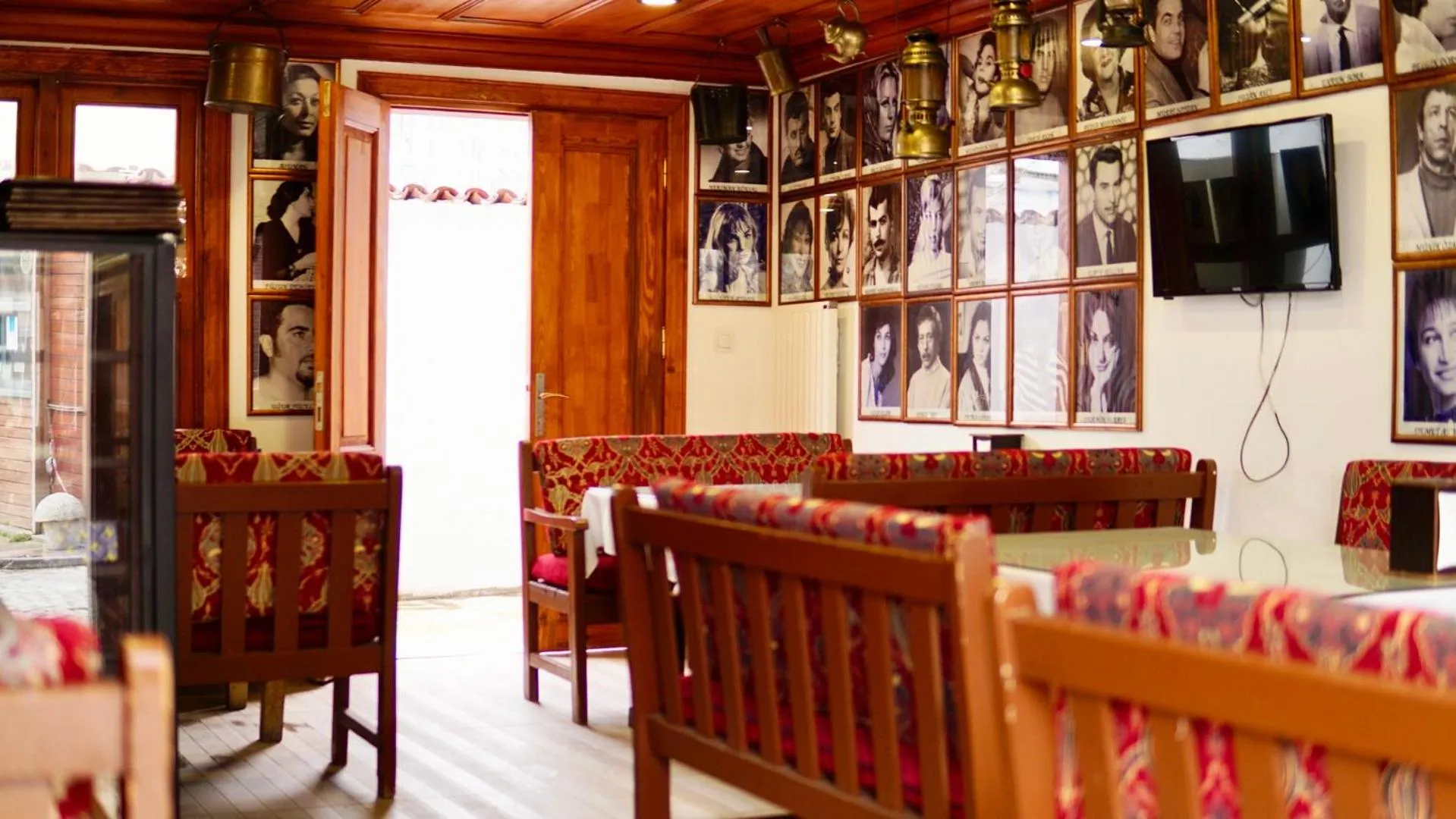 Restaurant/places to eat in QONAQ HOTEL & SUITES