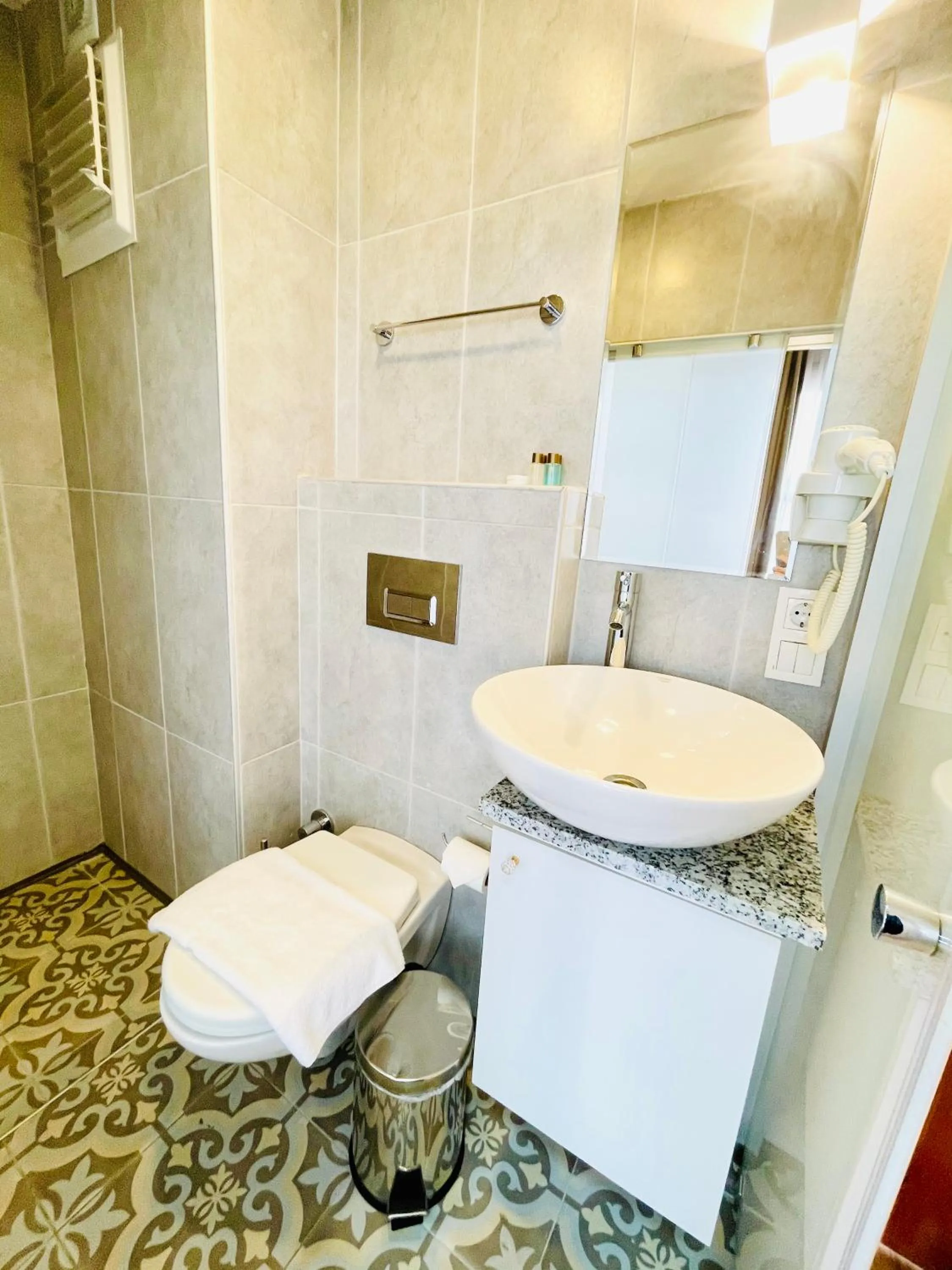 Bathroom in QONAQ HOTEL & SUITES