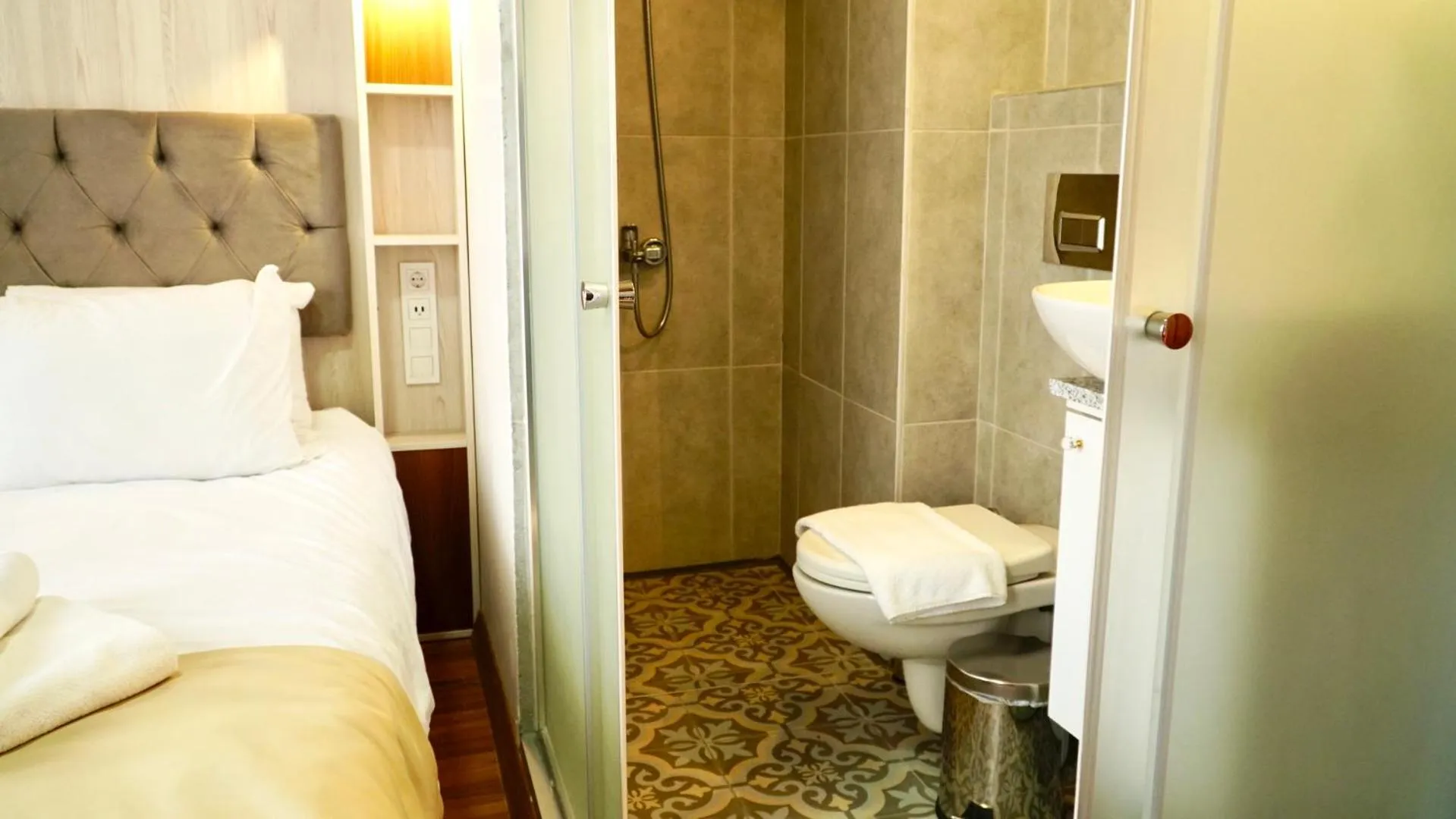 Bathroom in QONAQ HOTEL & SUITES