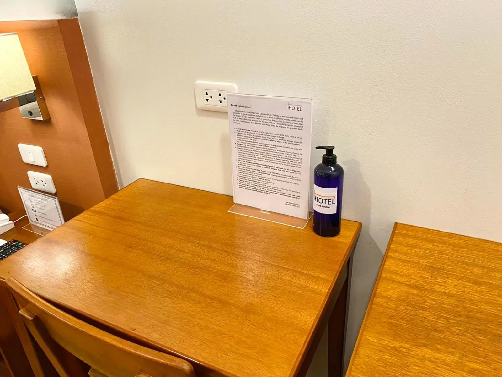 hair dresser in iHotel Uptown BGC