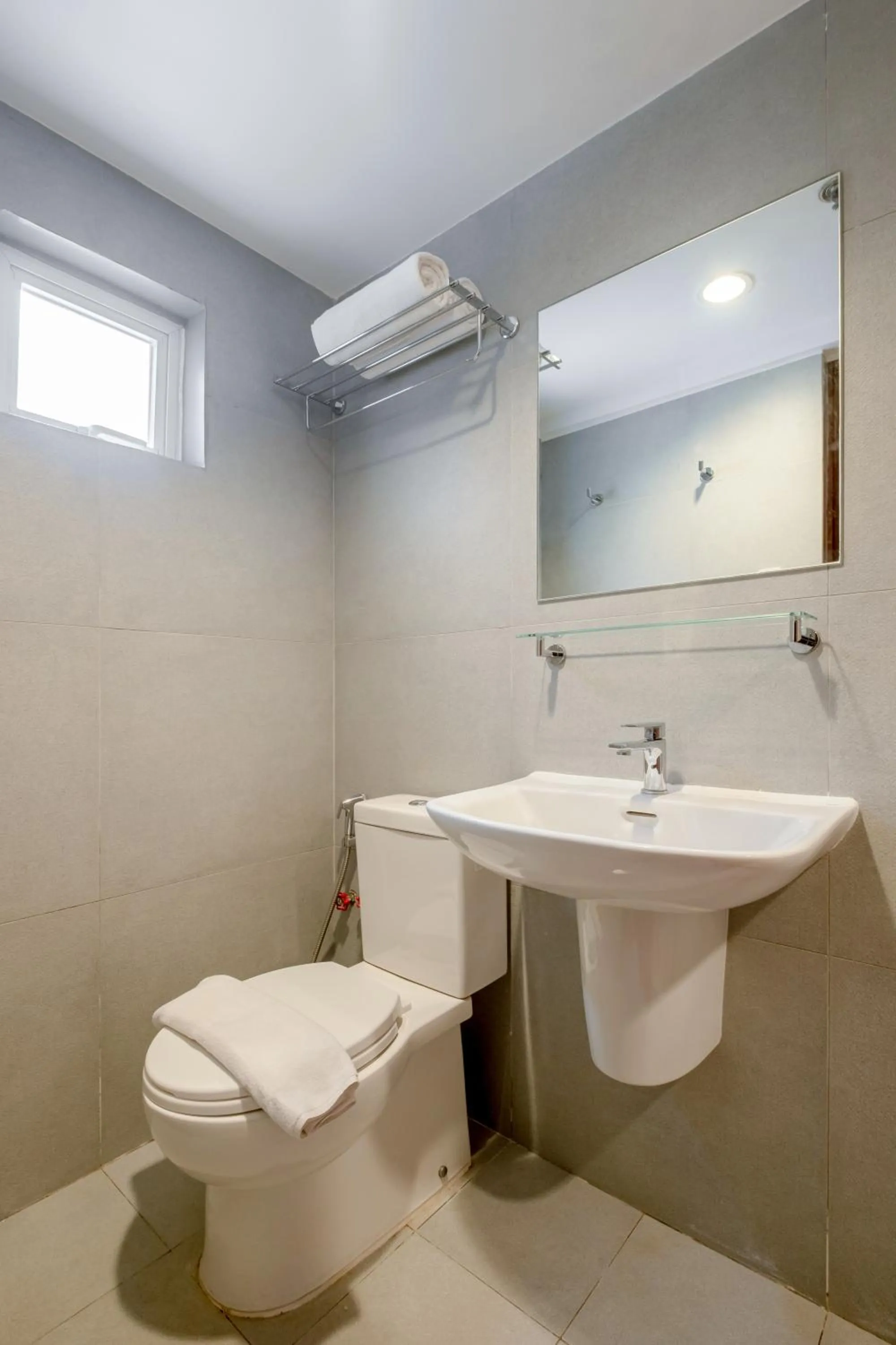 Bathroom in iHotel Uptown BGC