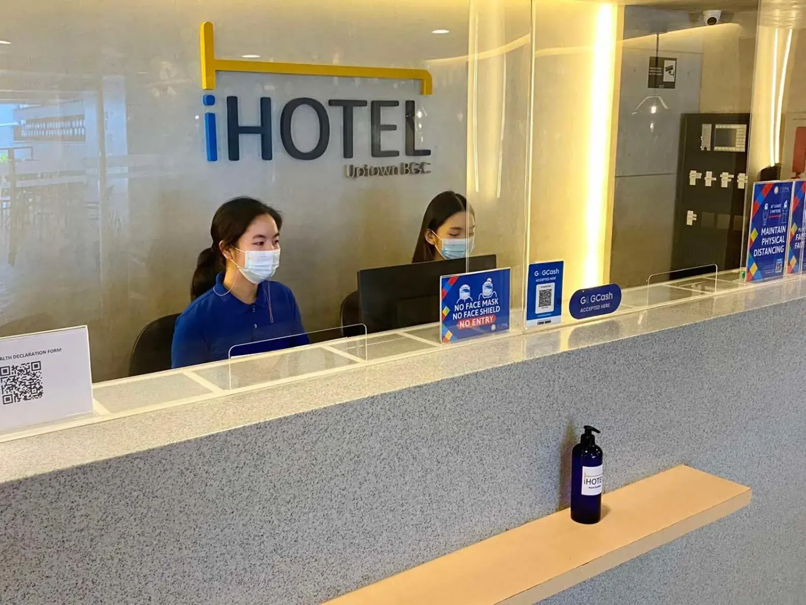 Lobby or reception in iHotel Uptown BGC Lobby or reception in iHotel Uptown BGC