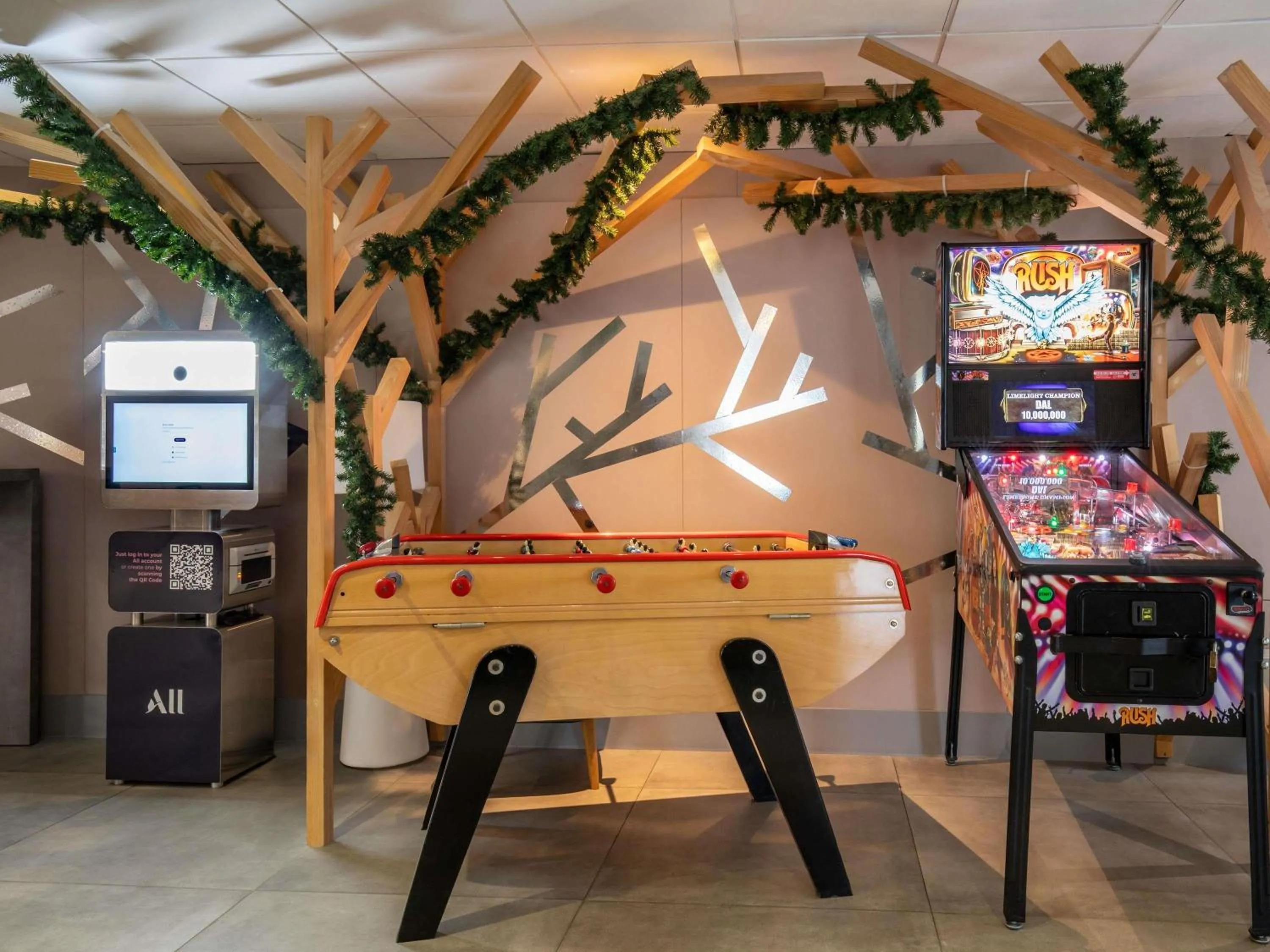 Game Room in Ibis Paris Tour Eiffel Cambronne 15ème