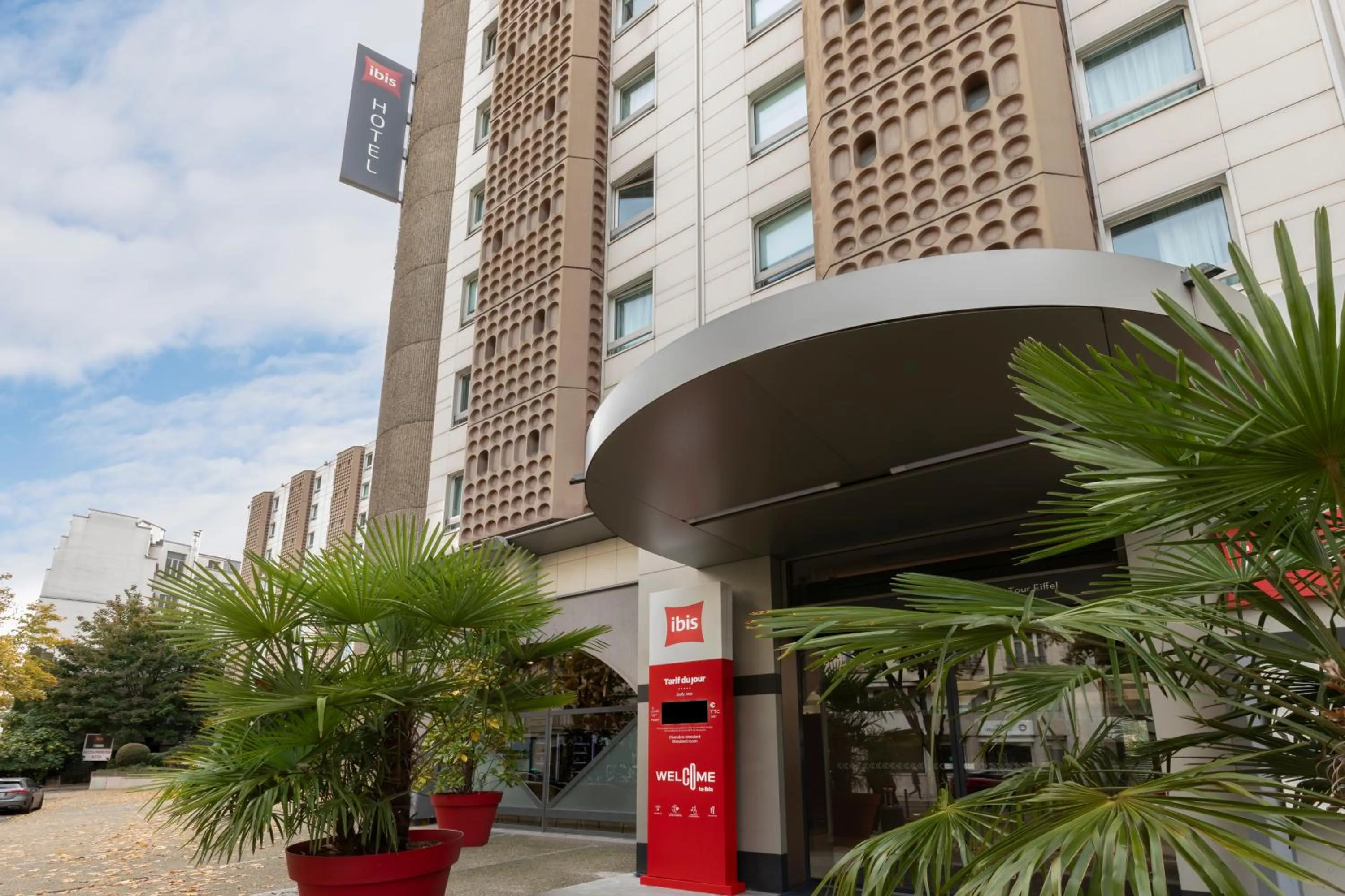 Property building in Ibis Paris Tour Eiffel Cambronne 15ème