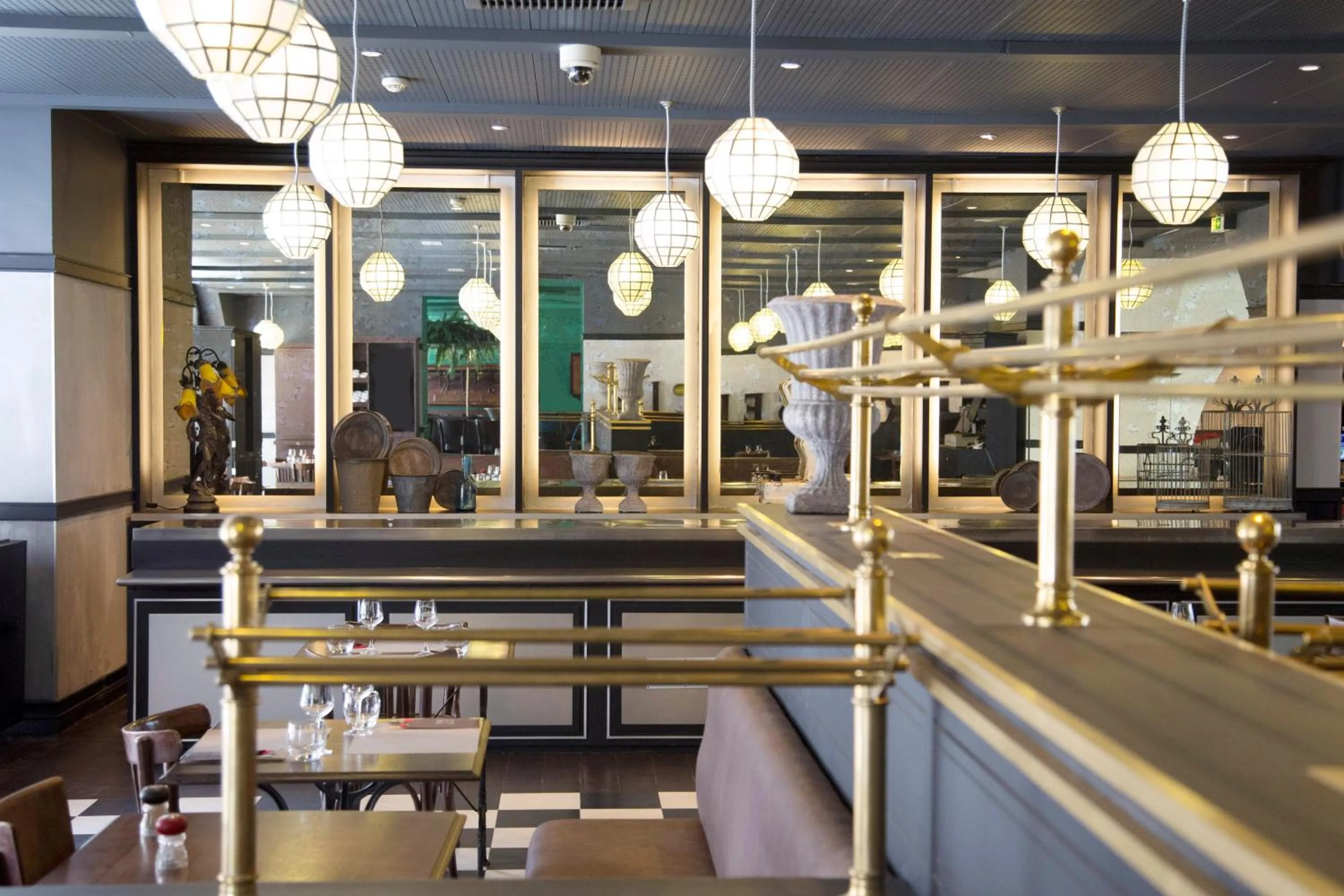 Restaurant/places to eat in Ibis Paris Tour Eiffel Cambronne 15ème