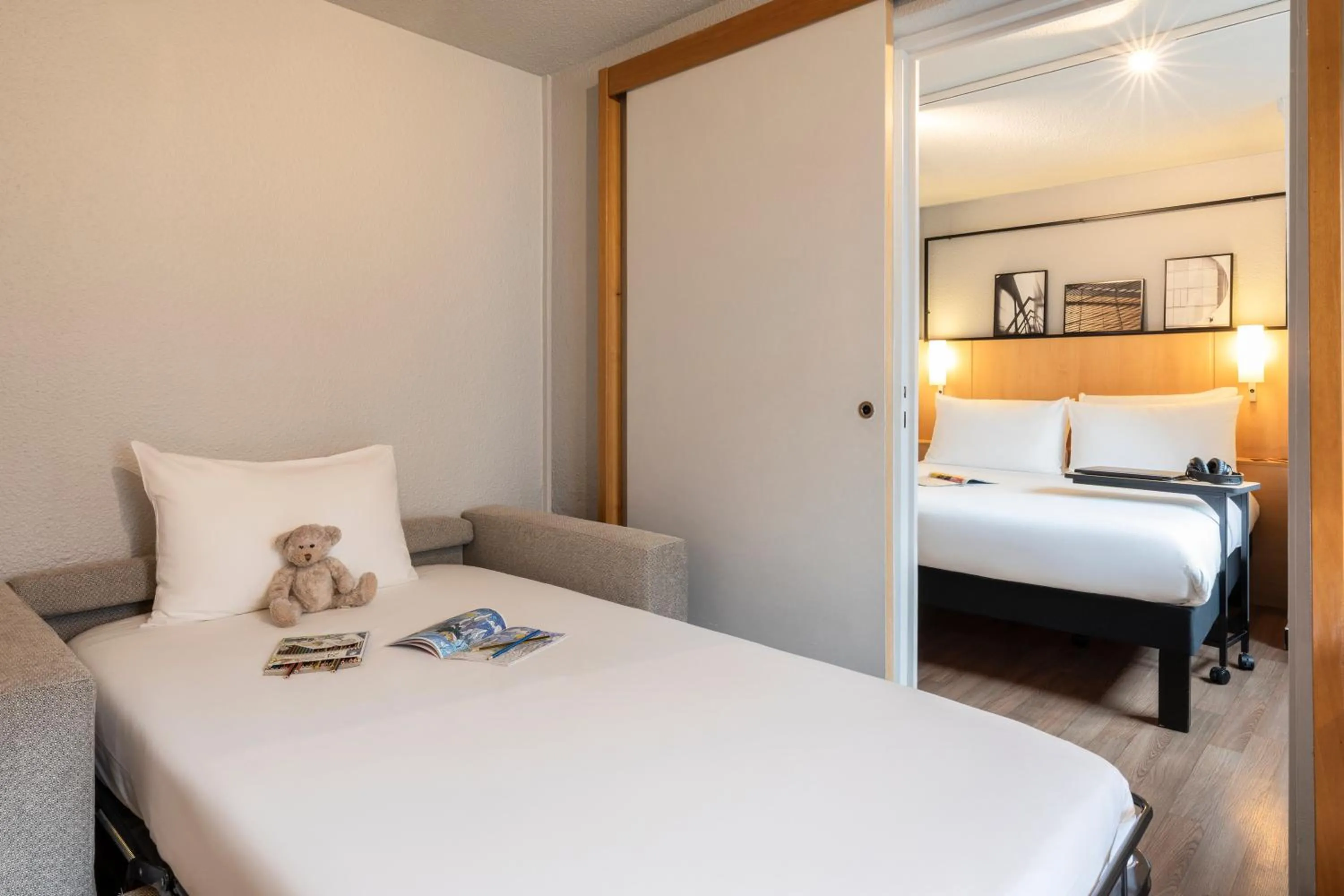 Bedroom, Bed in Ibis Paris Tour Eiffel Cambronne 15ème