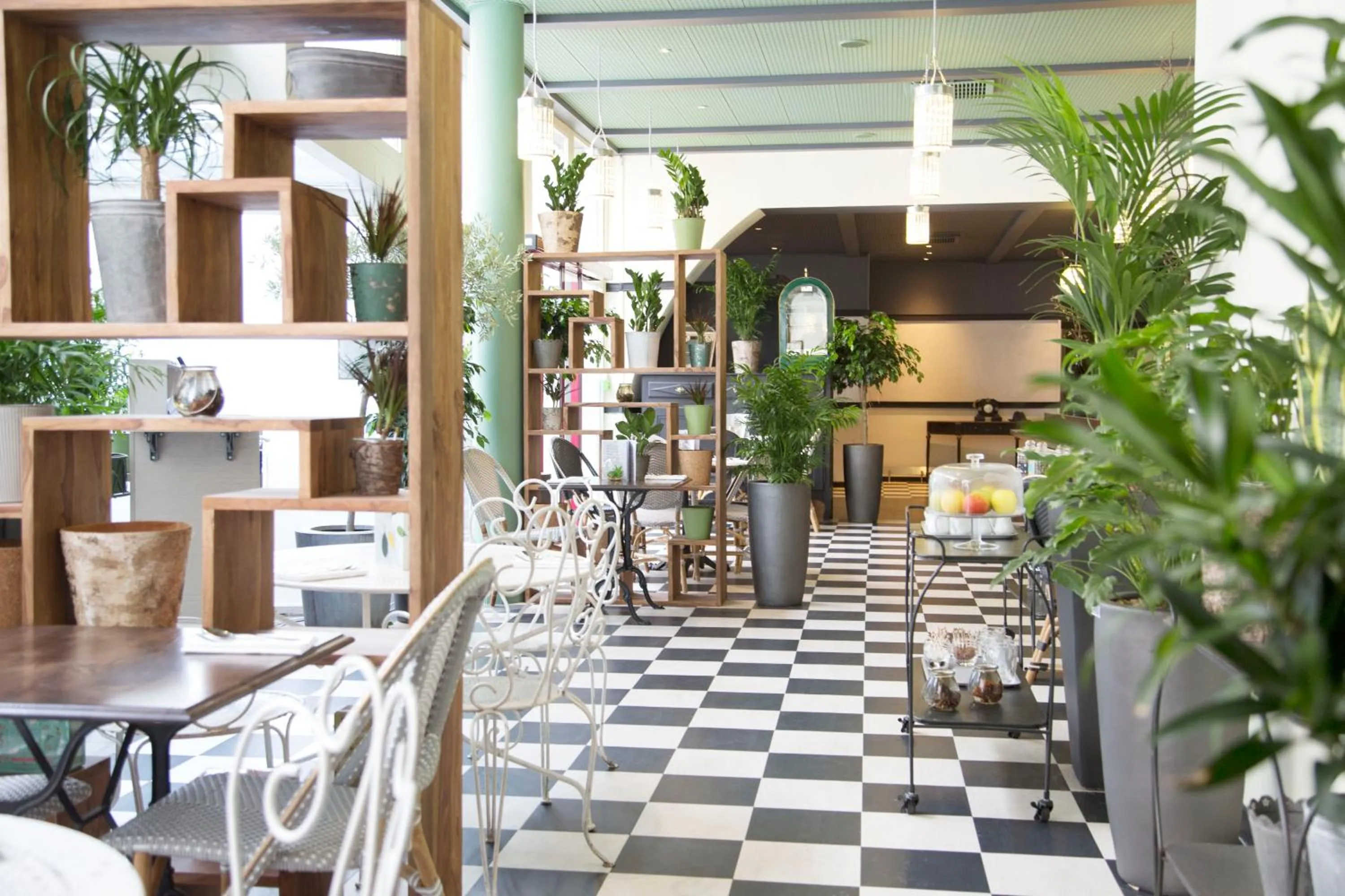 Restaurant/places to eat in Ibis Paris Tour Eiffel Cambronne 15ème