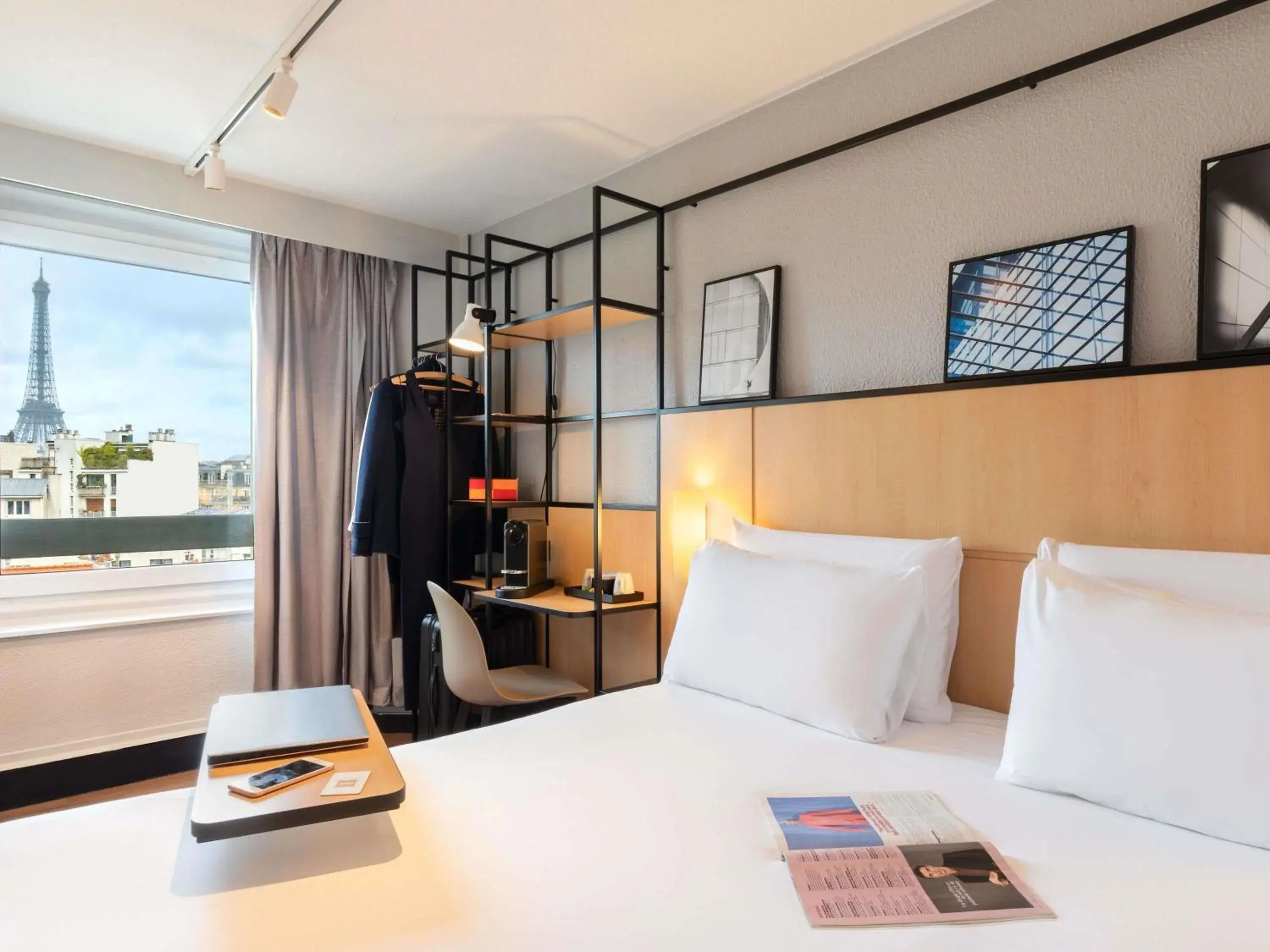 Bedroom, Bed in Ibis Paris Tour Eiffel Cambronne 15ème Bedroom, Bed in Ibis Paris Tour Eiffel Cambronne 15ème